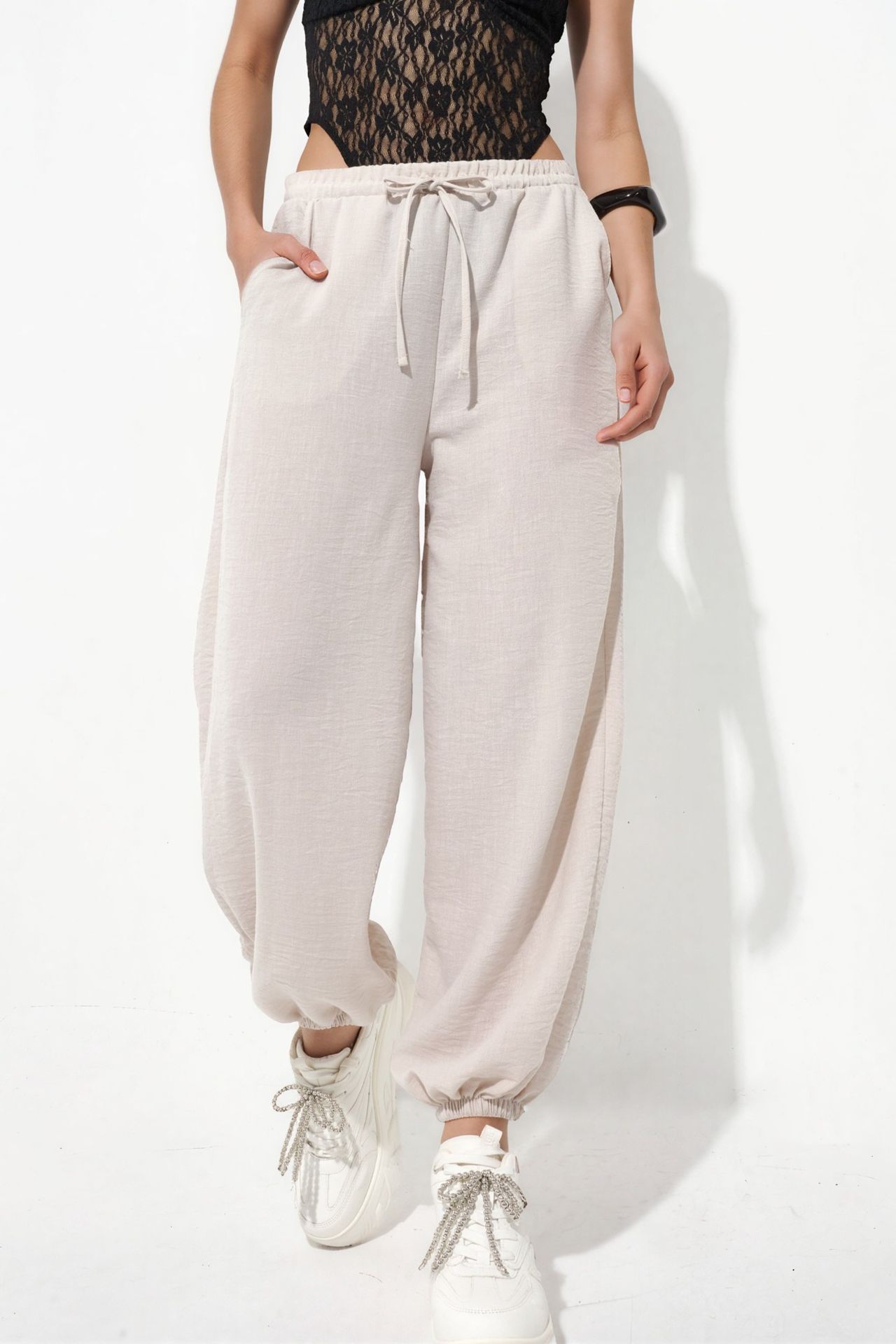 BUSEM Women's Textured Jogger Pants 1