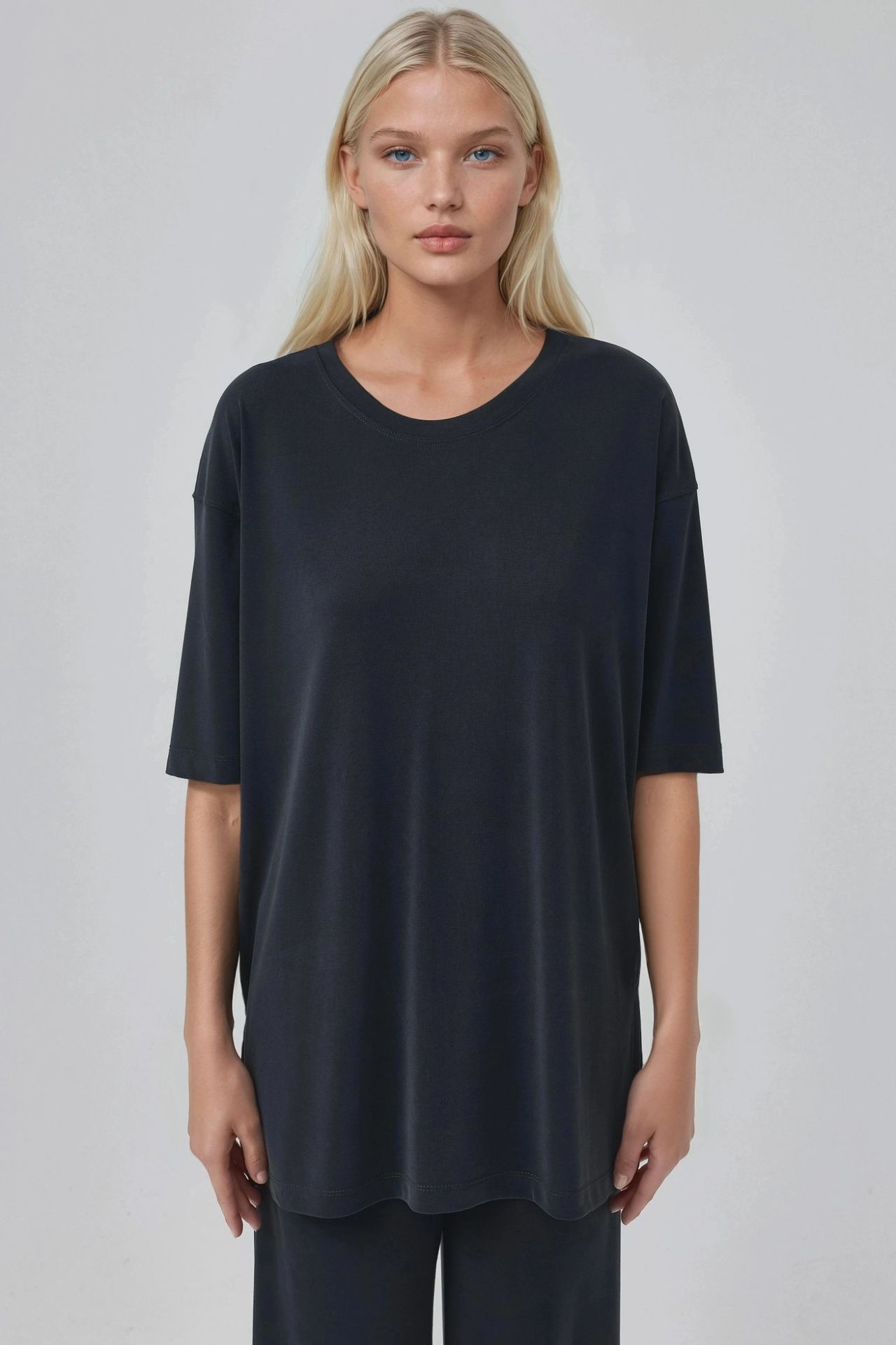 BUSEM Slit Detailed Crew Neck Short Sleeve T-Shirt 6