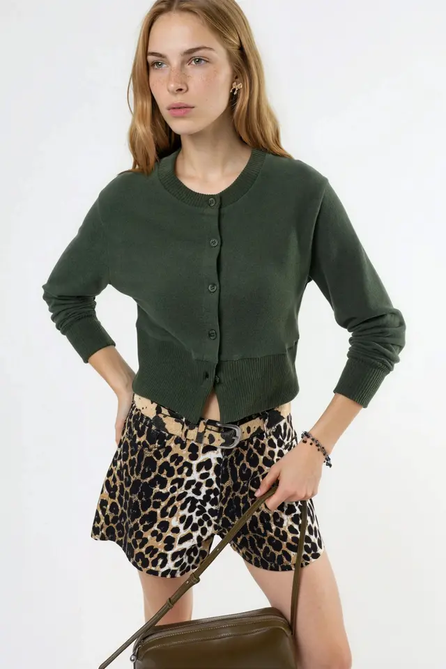 BUSEM Casual Crew Neck Buttoned Crop Jacket