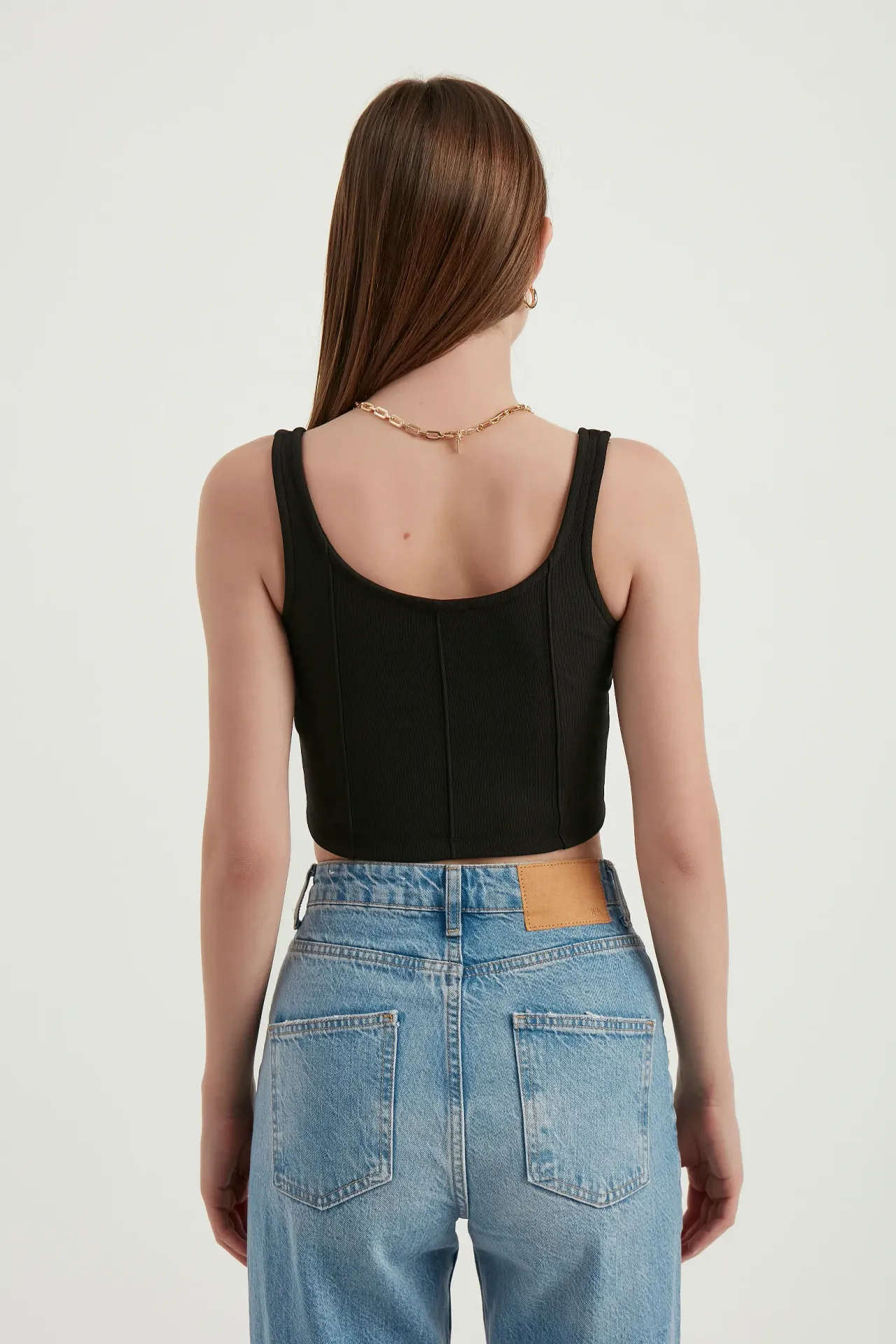 Scoop Neck Basic Sleeveless Cropped Top