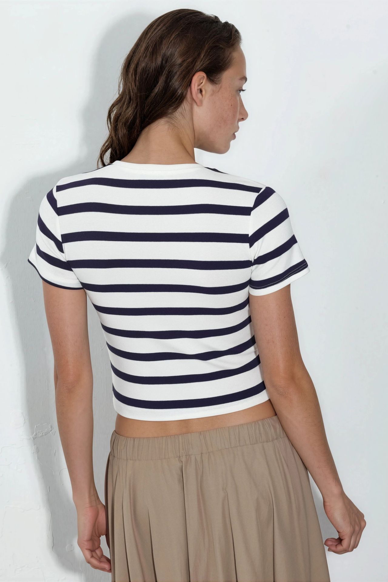 BUSEM Striped Crew Neck Basic T-Shirt 3
