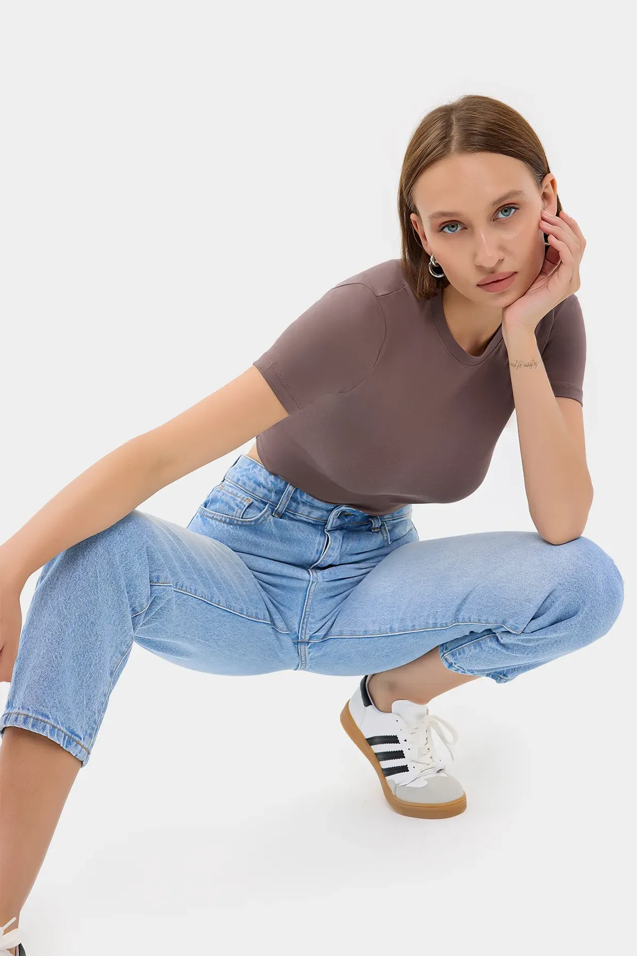 Crew Neck Basic Crop top