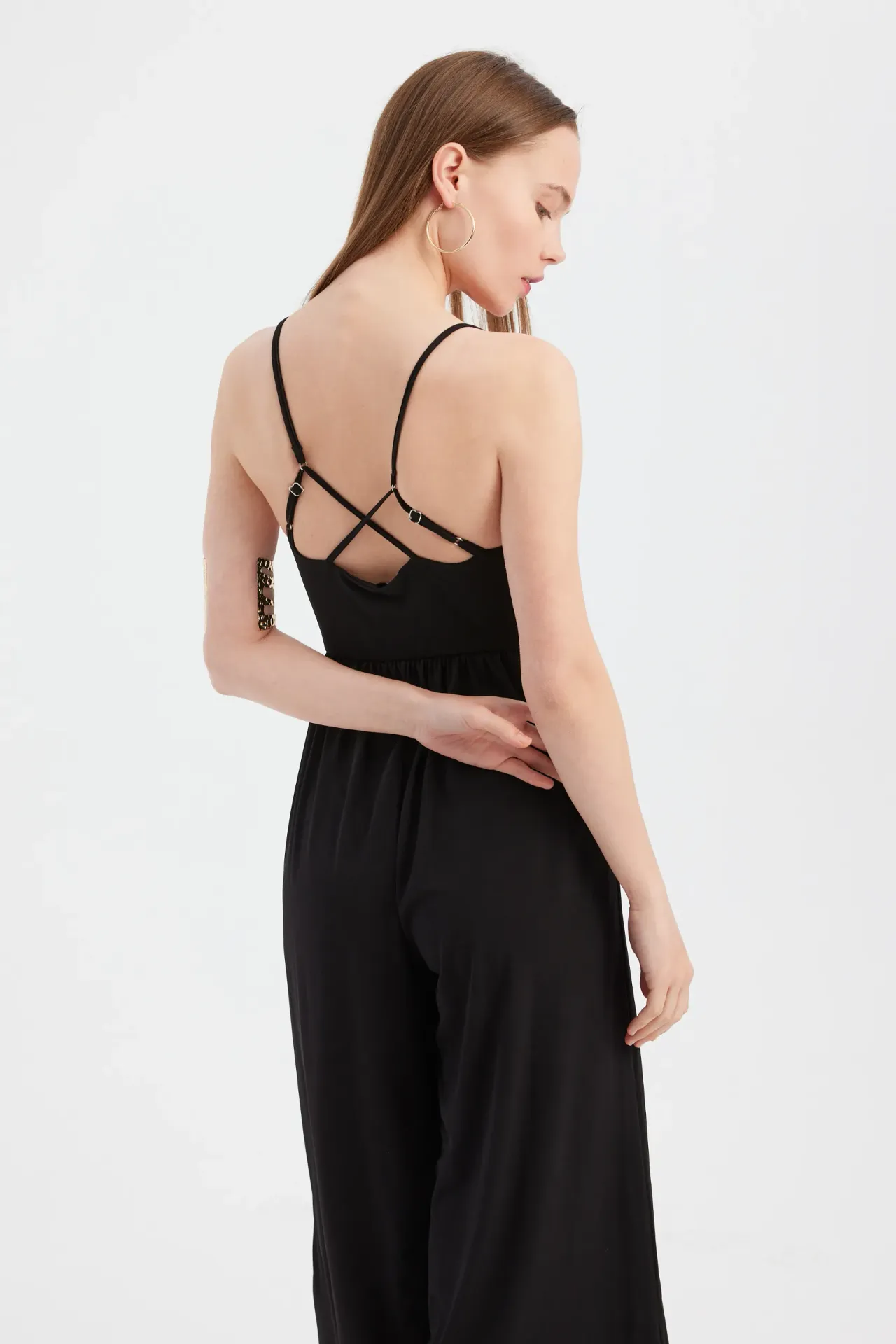 Solid Wide-Leg Jumpsuit with V-Shaped Front