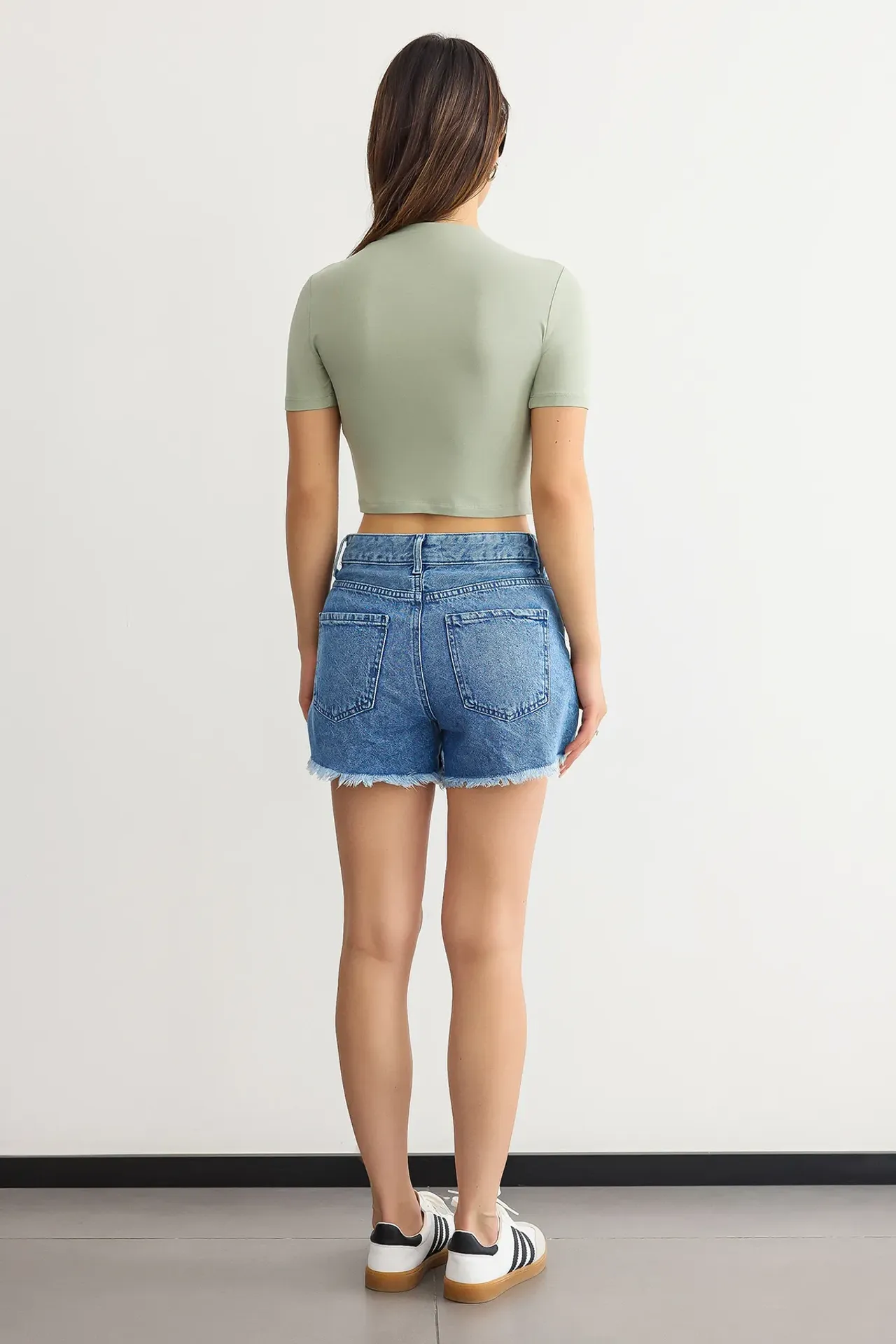 Crew Neck Basic Crop top