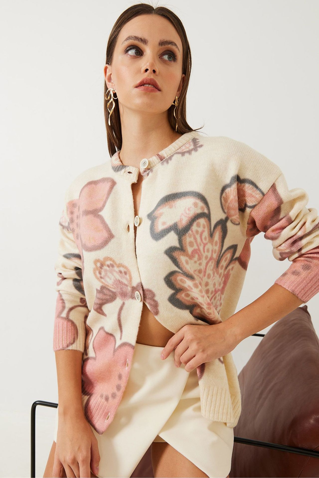 LUCCI Textured Flowering Knitwear Cardigan with Buttons