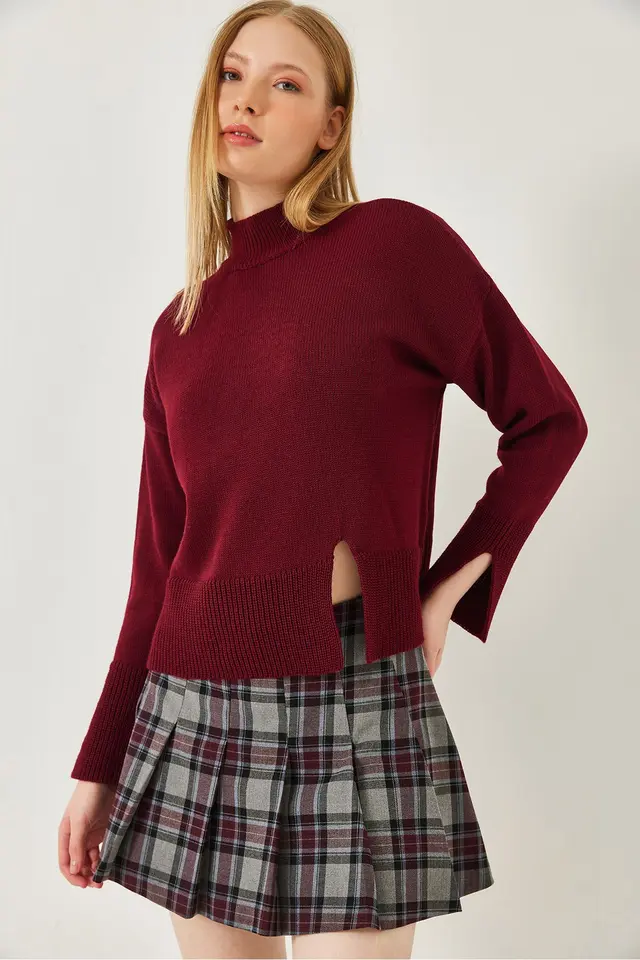 LUCCI Relaxed Fit Turtleneck Sweater with Slit