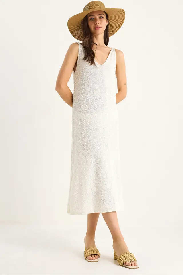 LUCCI Textured V-Neck Midi Knit Dress with Back Print