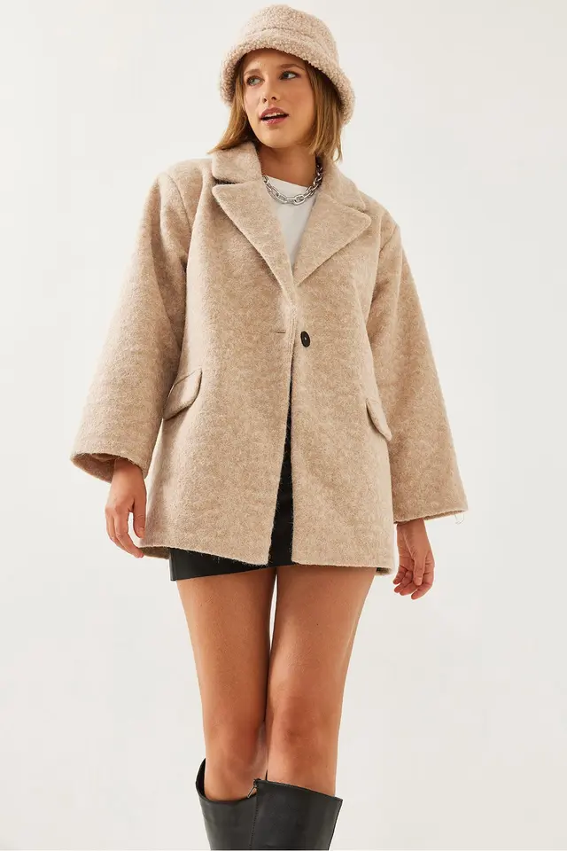 LUCCI Oversized Plush Coat with Shawl Collar and Pocket