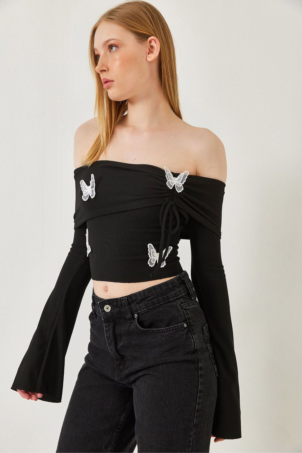 LUCCI Embroidered Crop Blouse with Madonna Collar 1