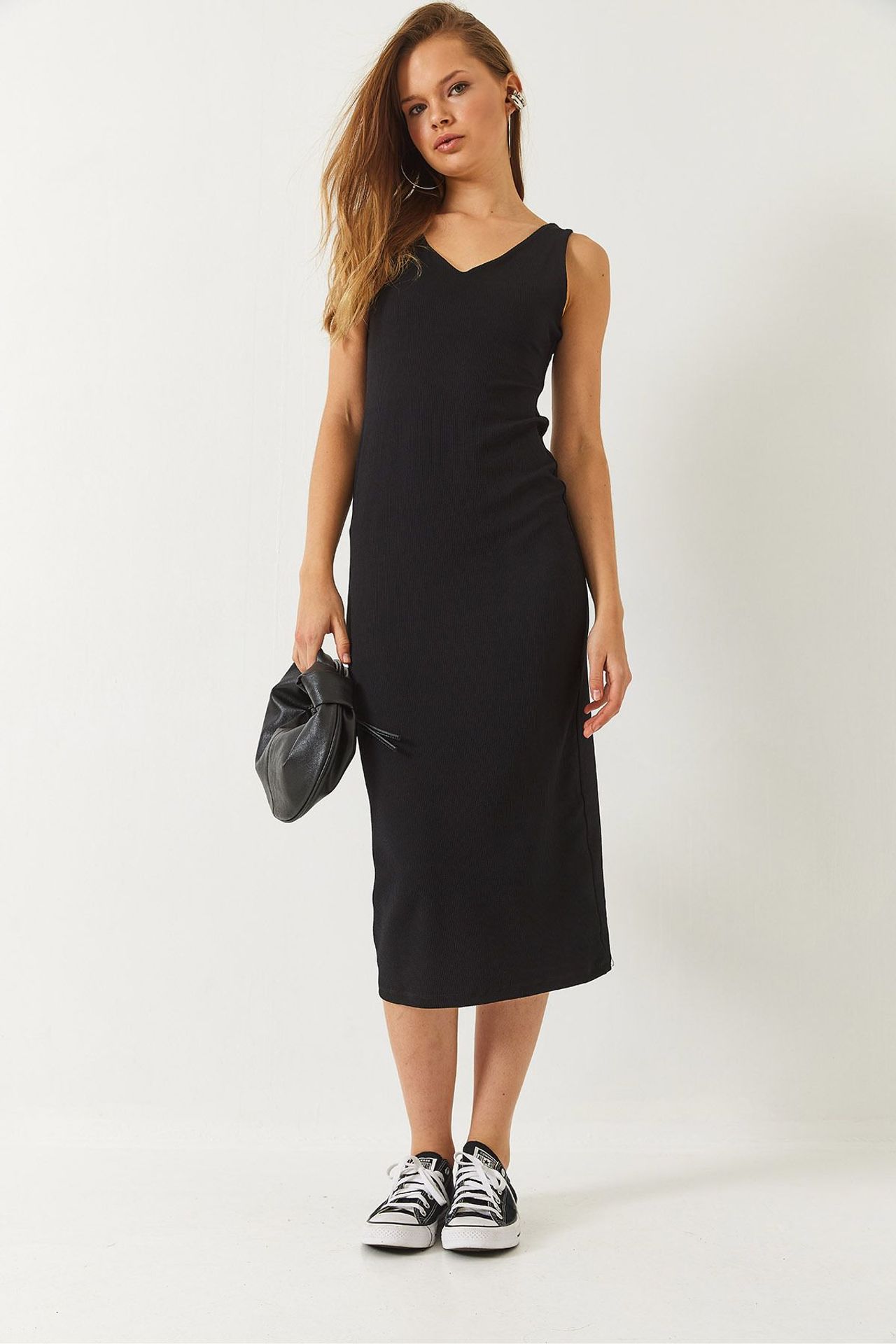 LUCCI V-Neck Ribbed Midi Dress