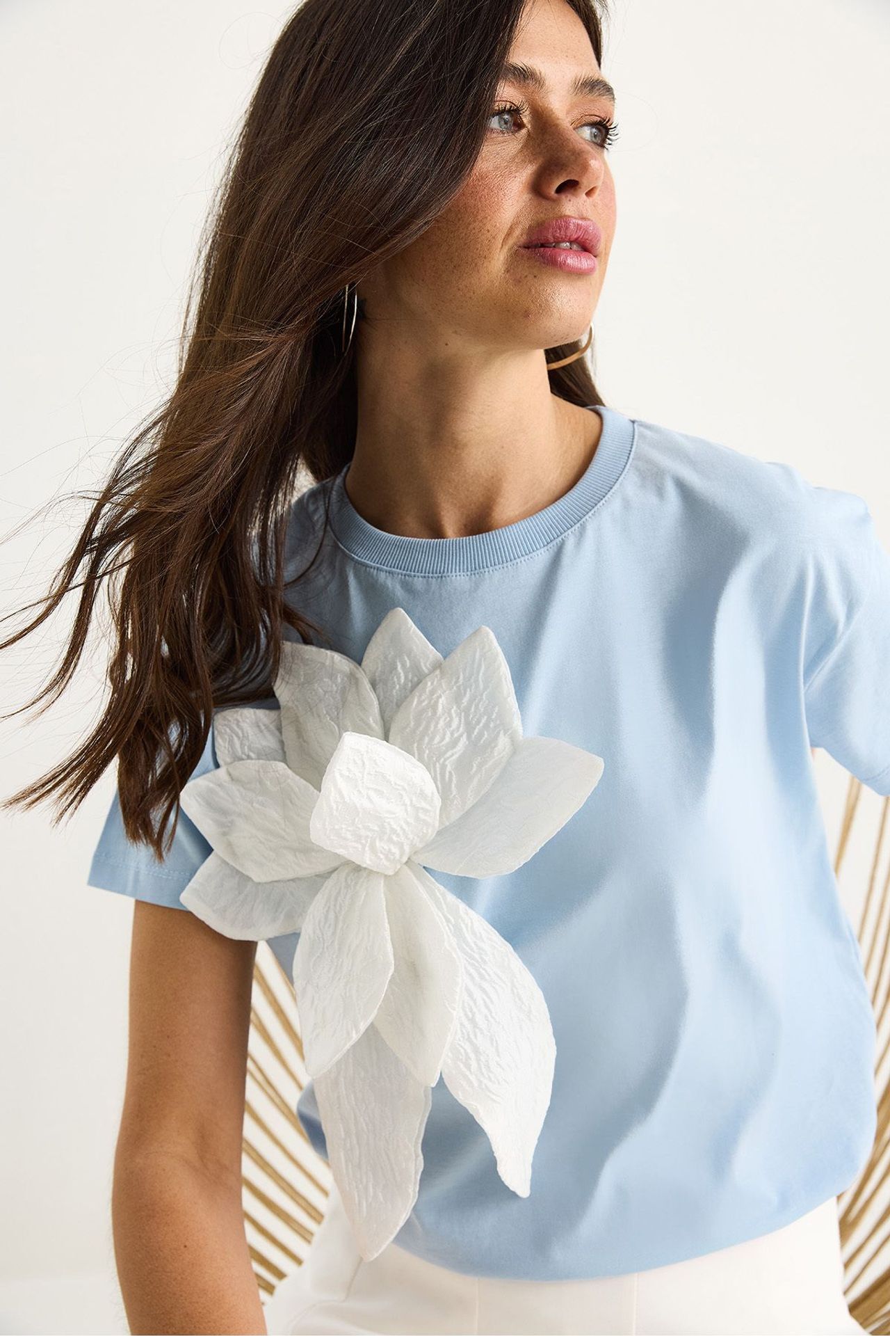 LUCCI Floral Print Crew Neck T-Shirt with Accessory Detail