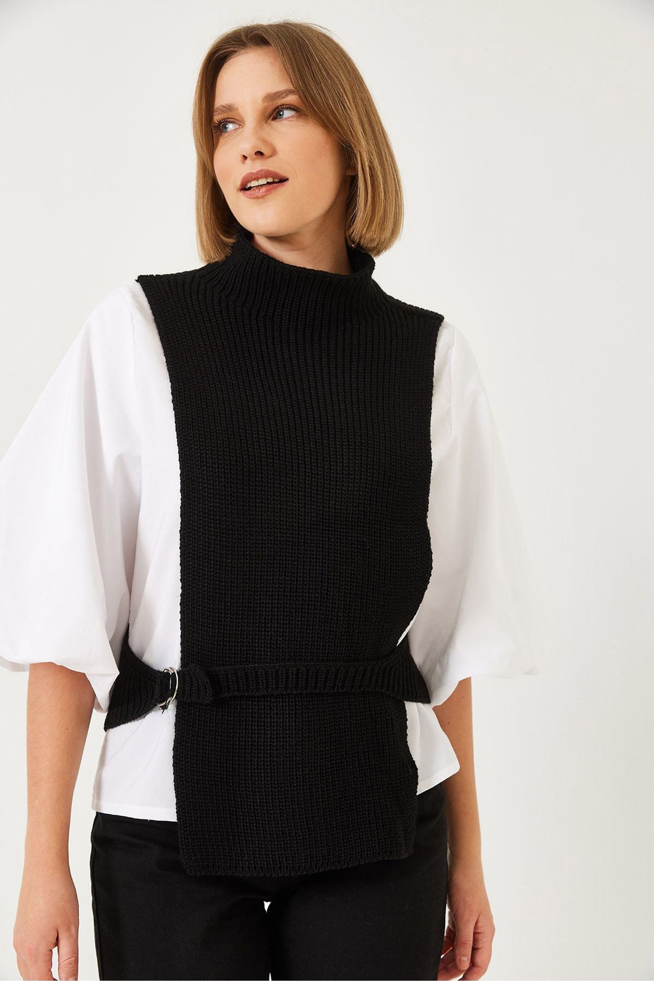 LUCCI Textured Ribbed Turtleneck Top with Bow 4