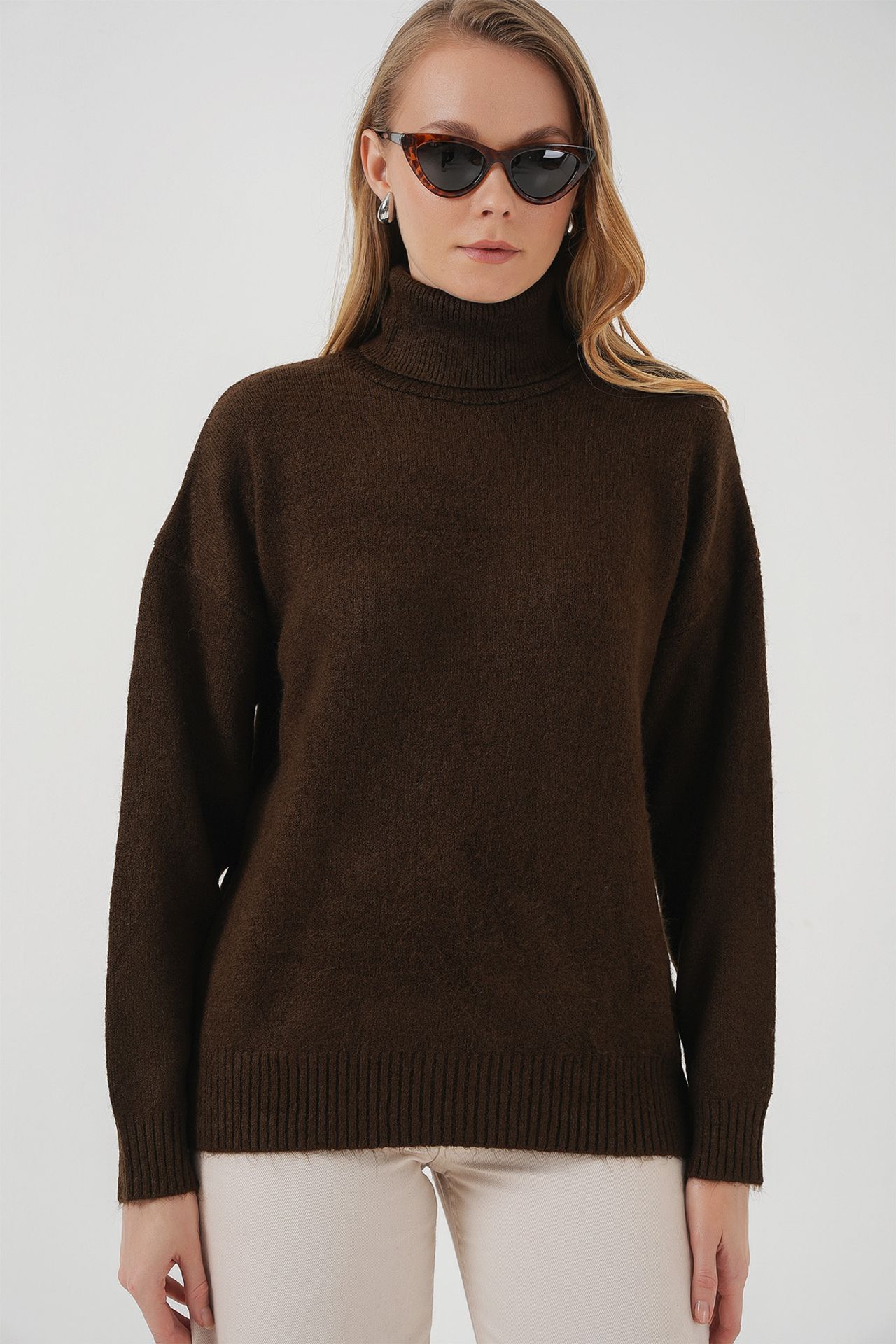 BDART Oversized Ribbed Turtleneck Sweater 4