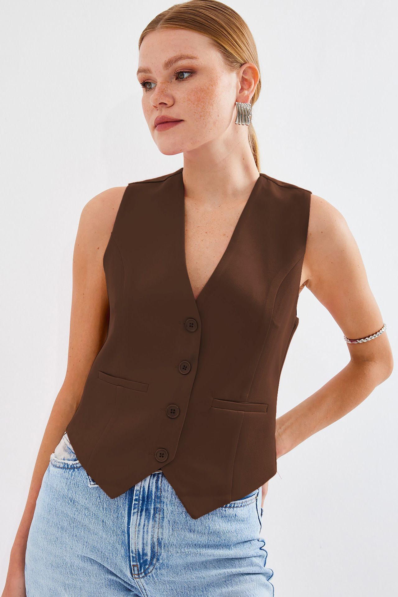 BDART Fitted Buttoned V-Neck Waistcoat with Welt Pocket 1