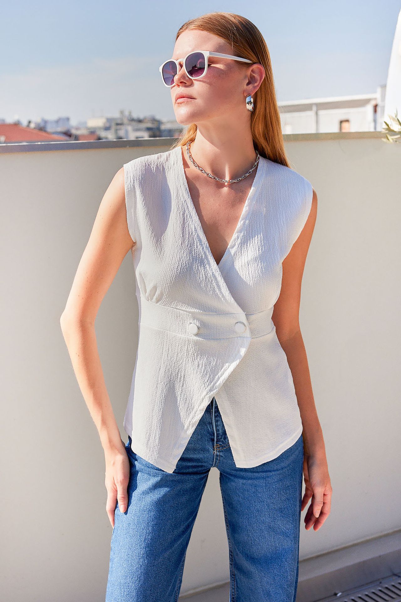 BDART Textured V-neck Fitted Waistcoat 1