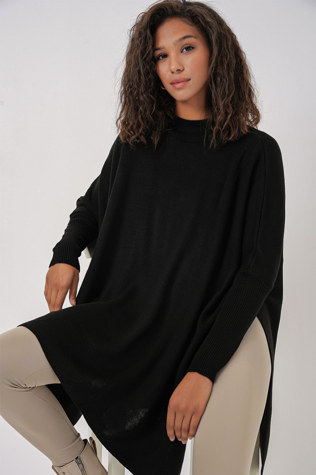 BDART Oversized Acrylic Crew Neck Jumper 3