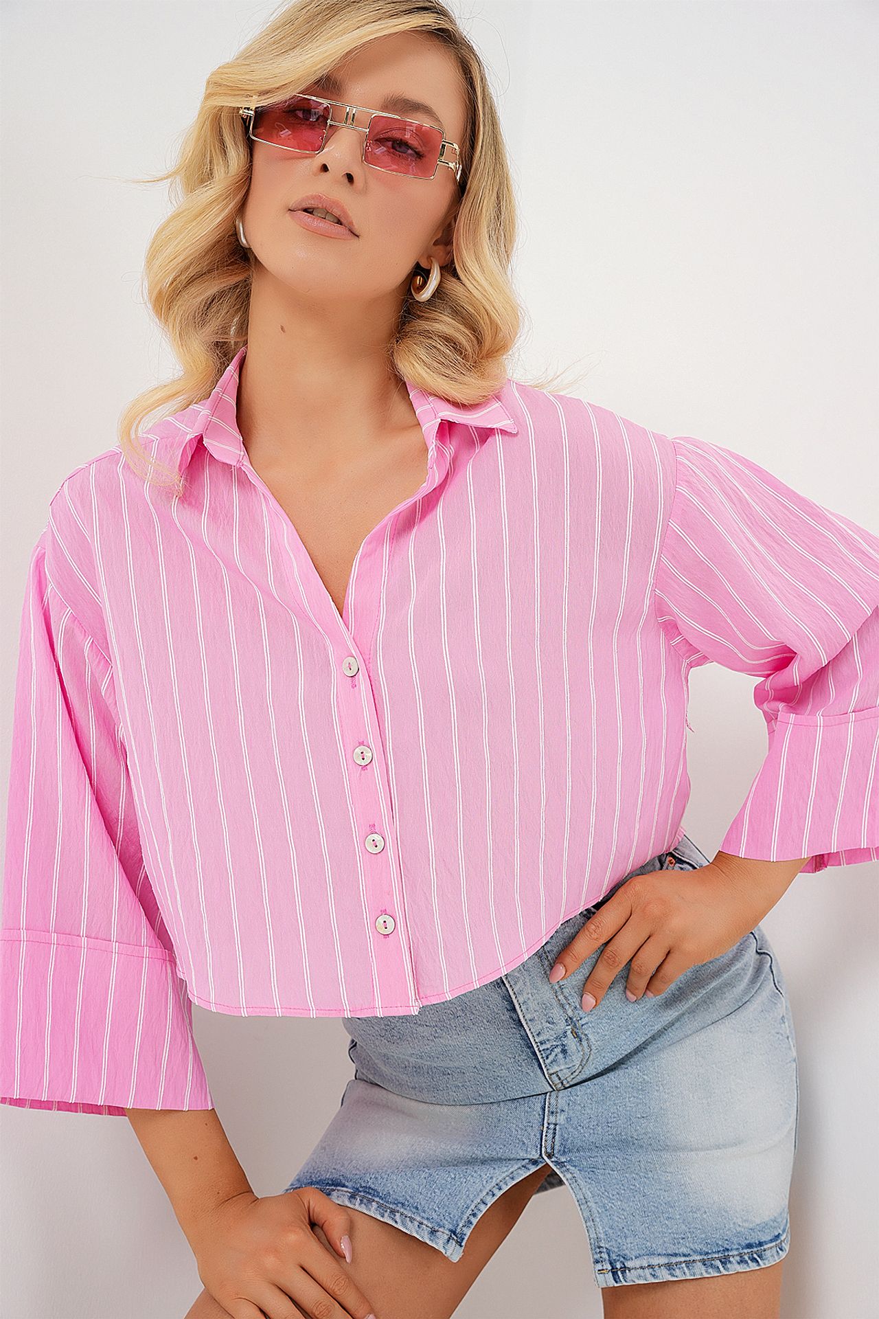 BDART Oversized Striped Cropped Shirt with Button Closure 1