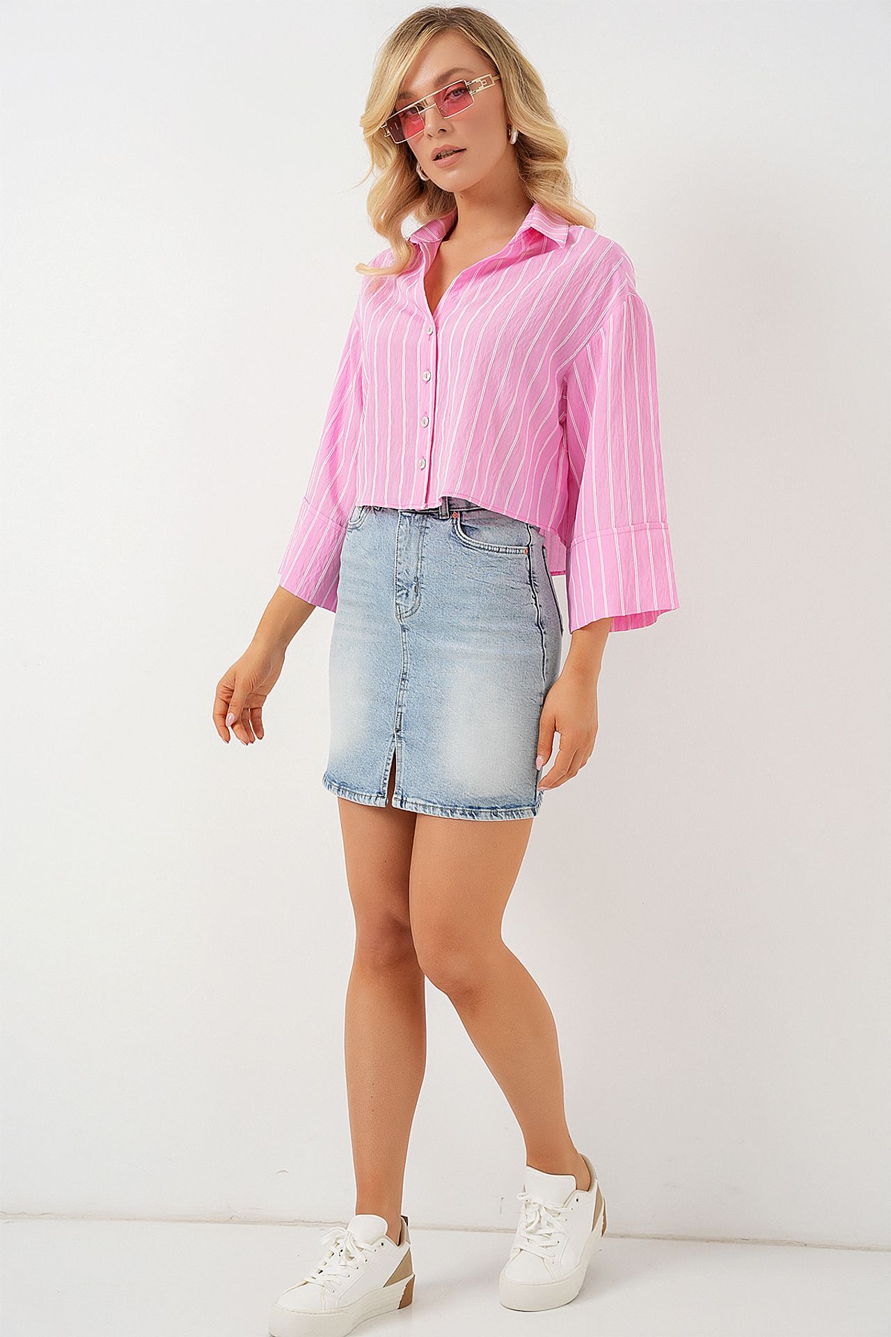 BDART Oversized Striped Cropped Shirt with Button Closure 2