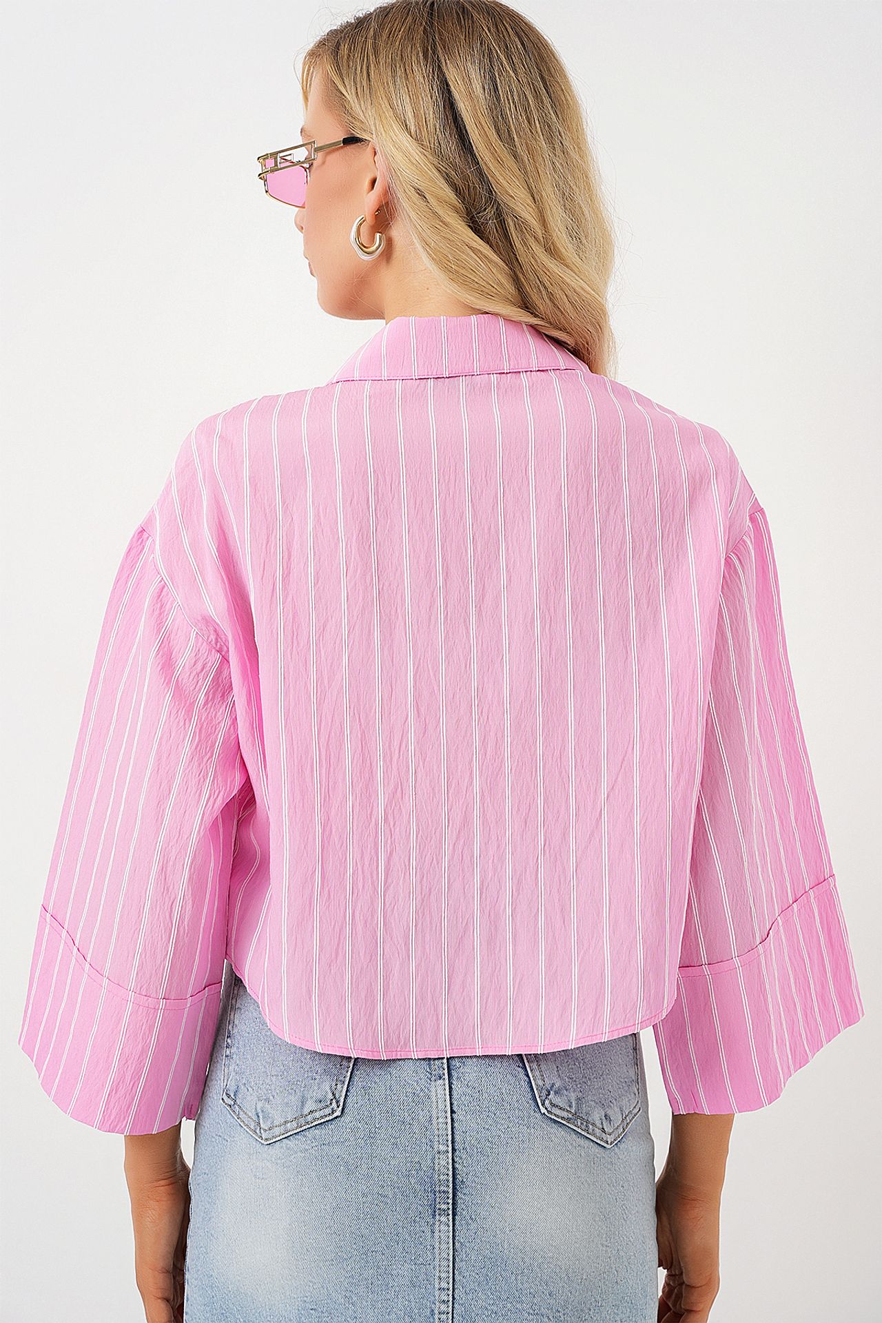 BDART Oversized Striped Cropped Shirt with Button Closure 6