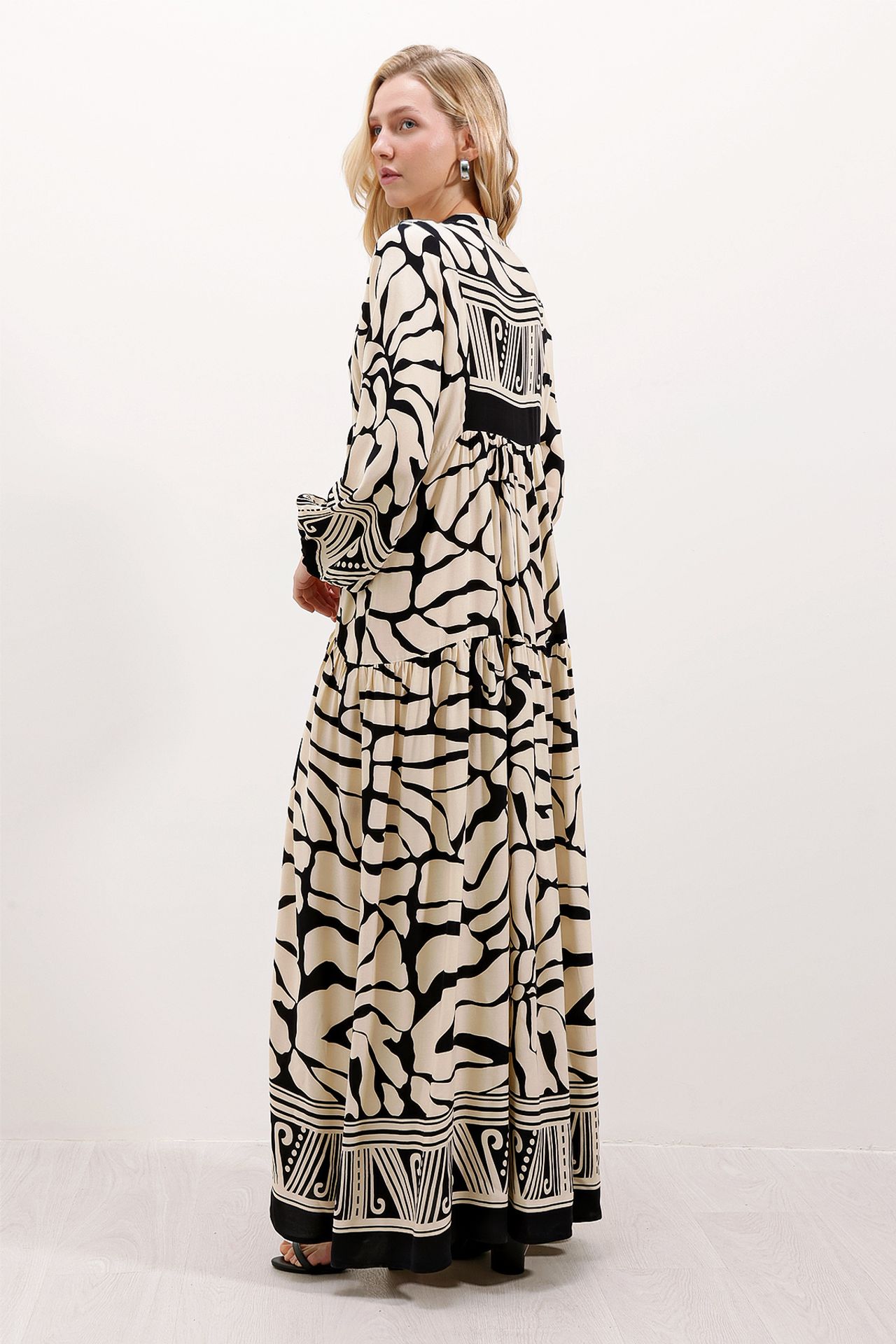 BDART Printed V-Neck Maxi Dress 5