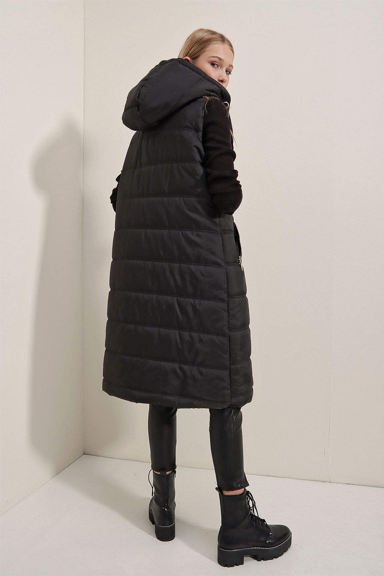 BDART Long Hooded Zipper Vest 9