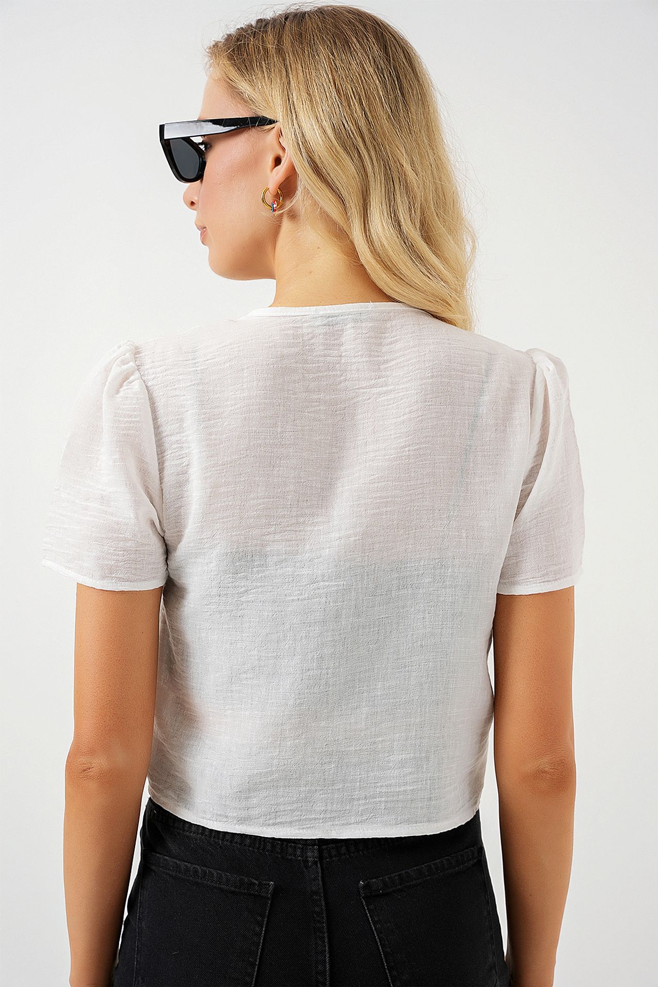 BDART Textured V-Neck Linen Blend Crop Top 6