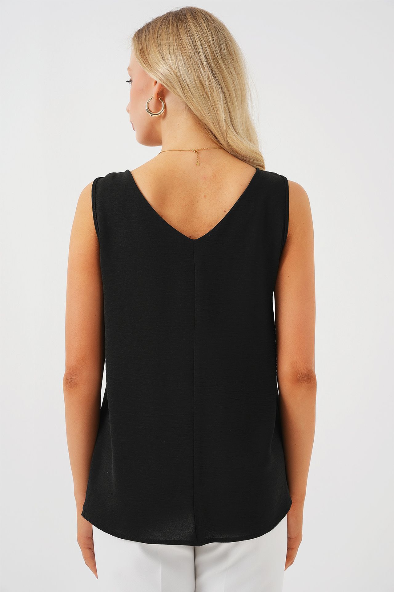 BDART Textured V-Neck Sleeveless Blouse 7