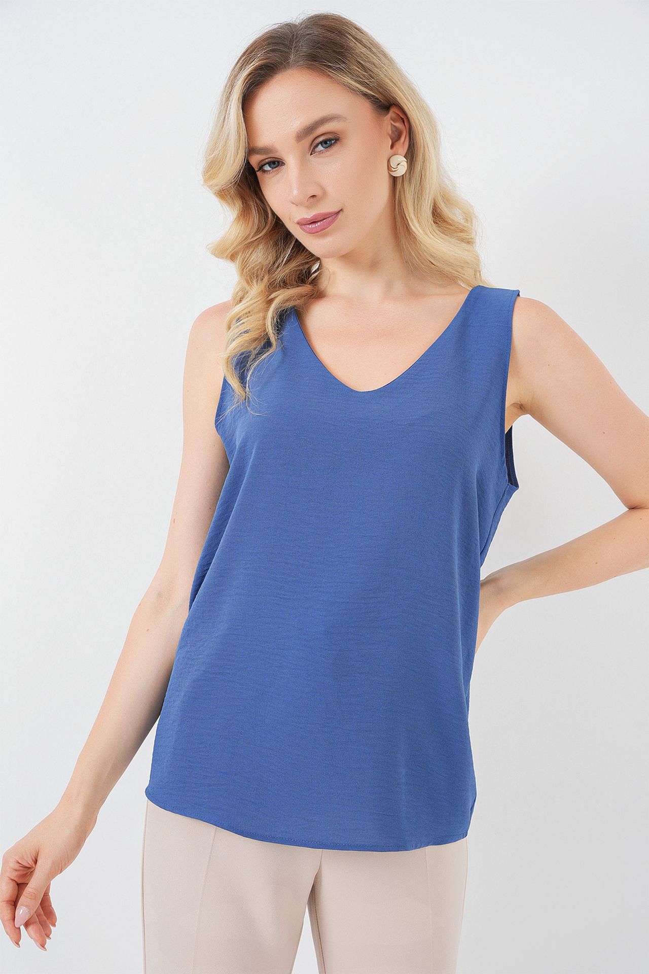 BDART Textured V-Neck Sleeveless Blouse 3