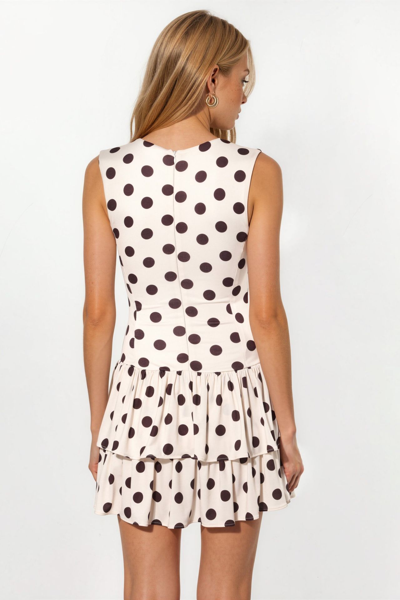 Polka Dot Sleeveless Ruffled Knit Dress with Inner Shorts 4