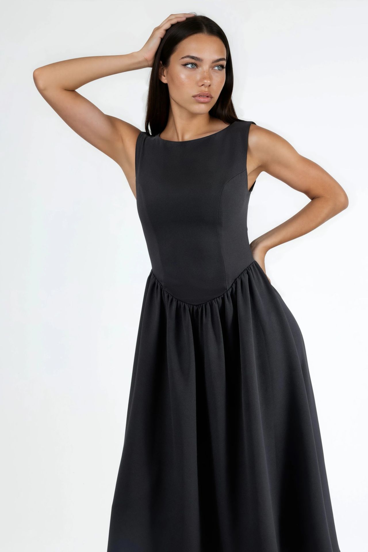 A-Form Midi Dress with Crew Neck 5