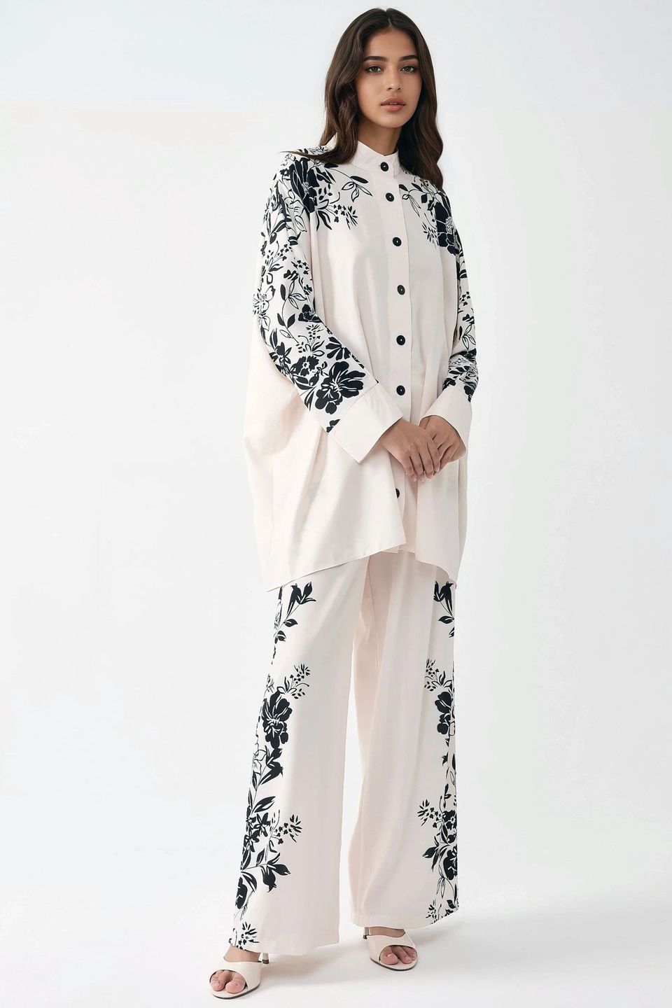 Printed Oversized Two-Piece Set with Crew Neck and Button Detail