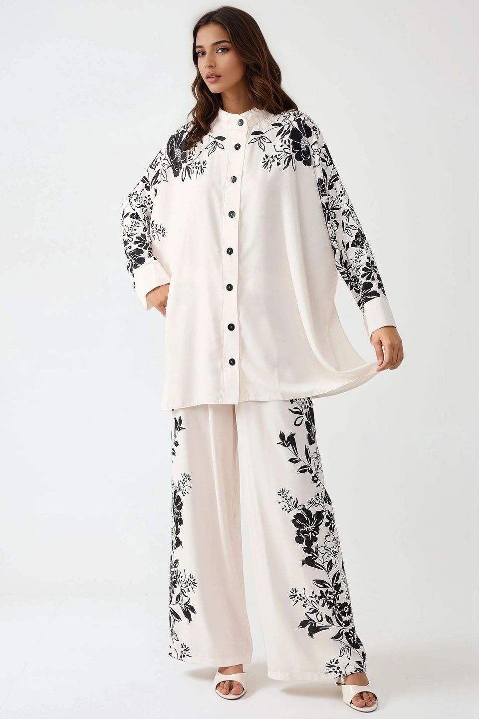 Printed Oversized Two-Piece Set with Crew Neck and Button Detail
