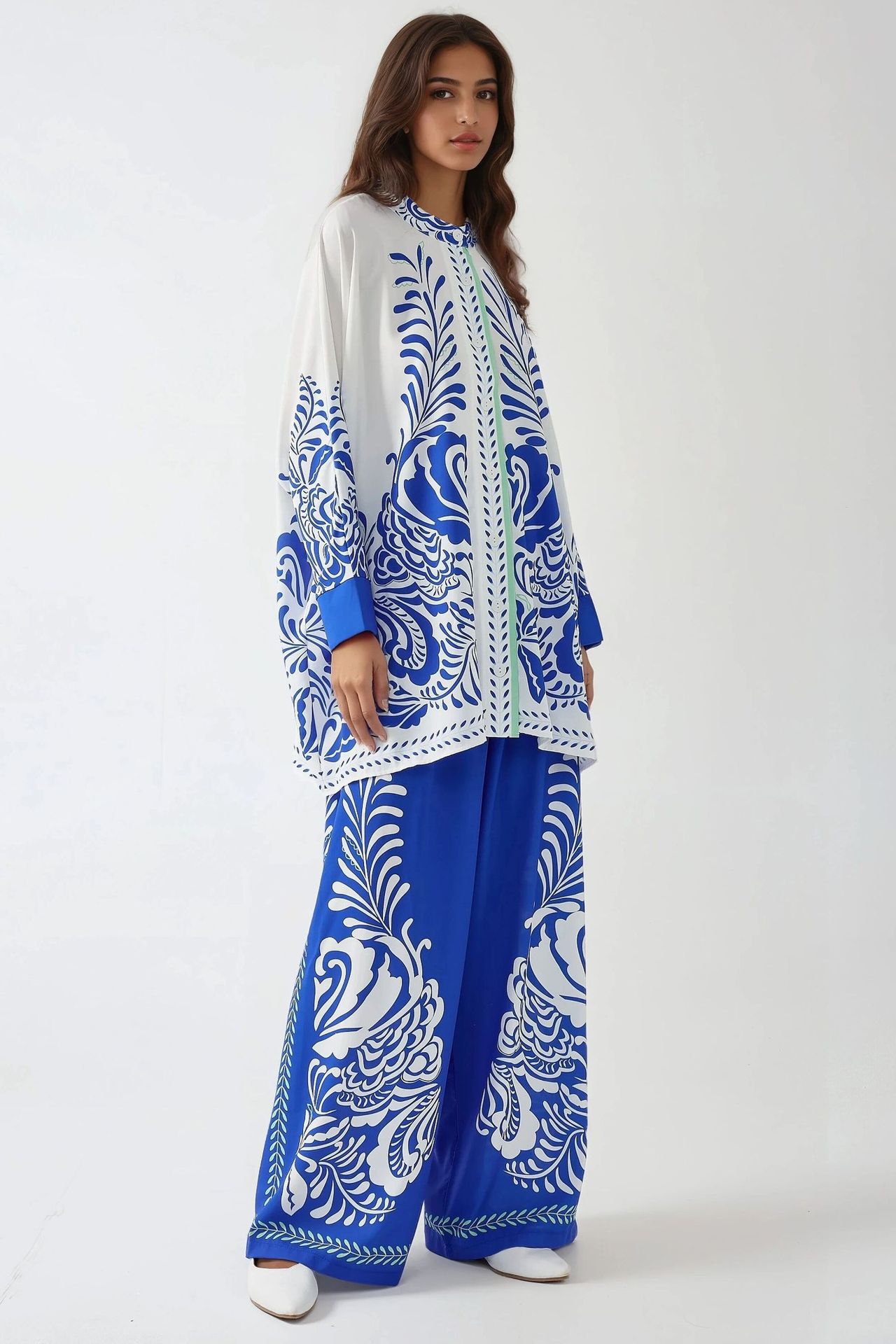 Printed Oversized Two-Piece Set with Crew Neck and Button Detail