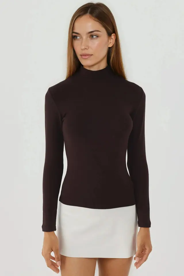 Ultra Yumuşak Slim Fit Dik Yaka Örme Üst