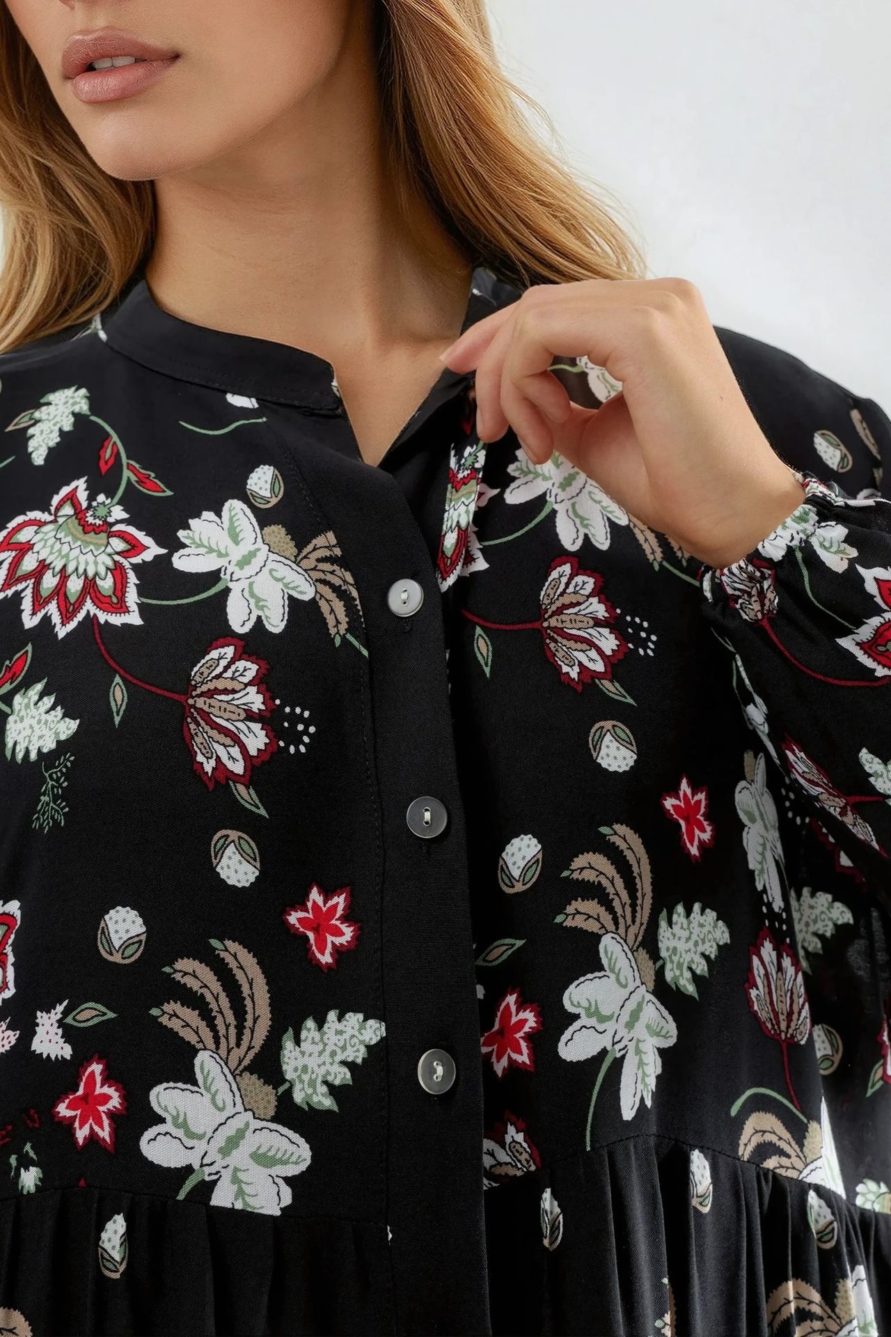 Patterned V-Neck Maxi Dress 6