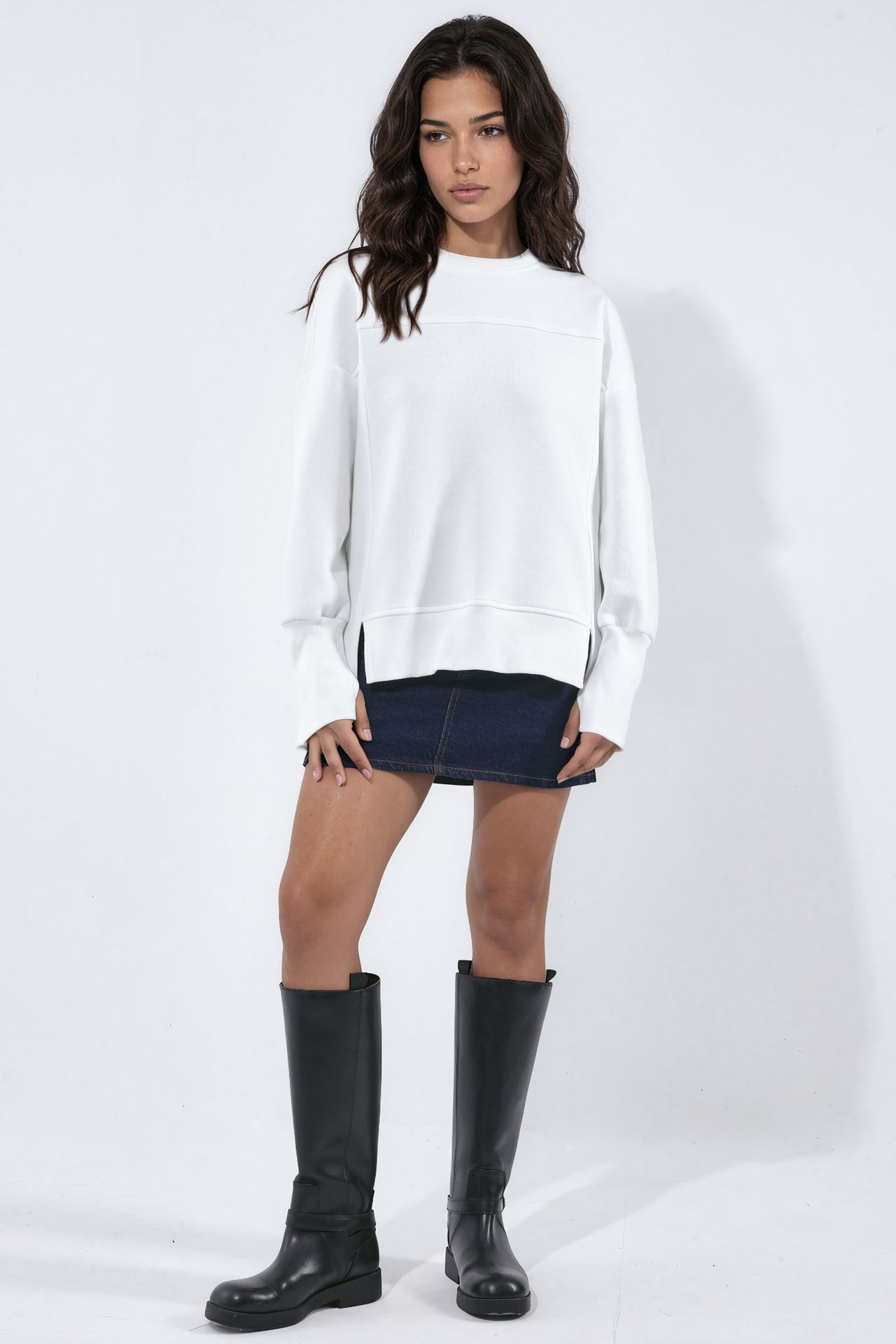 Crew Neck Oversized Sweatshirt with Front Slit 4