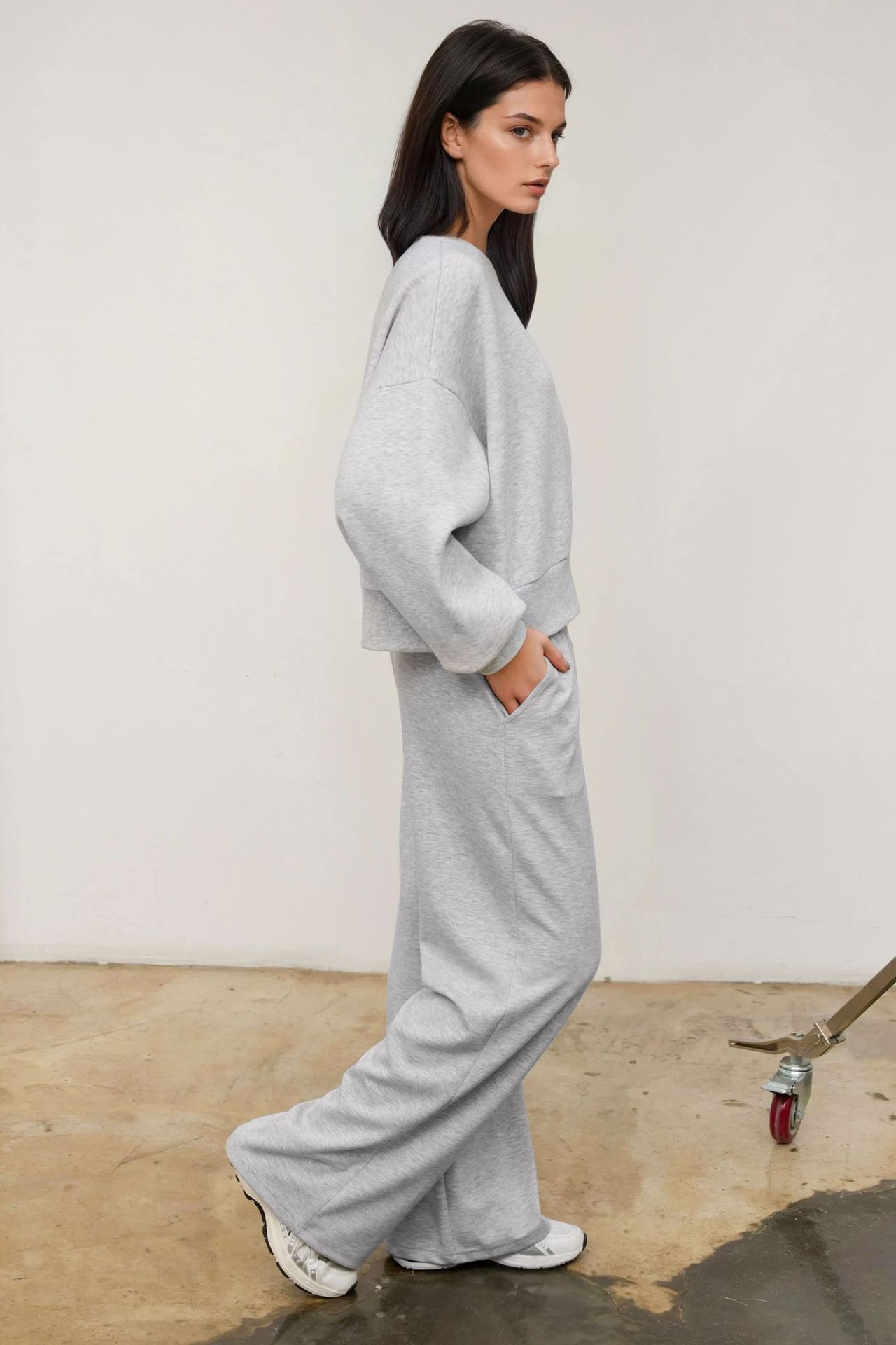 Loose Fit Crew Neck Knitted Raised Sweatshirt 6
