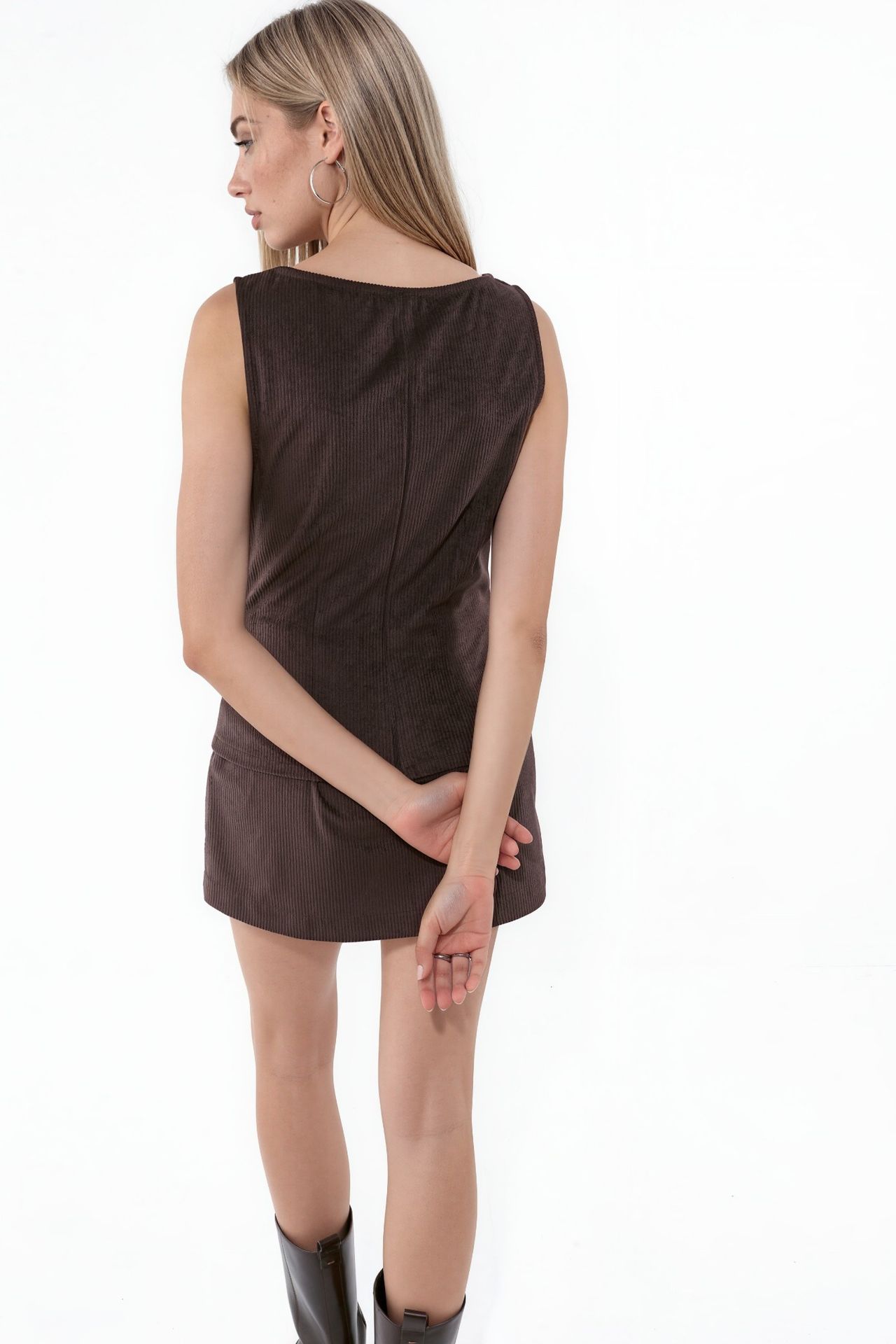 Sleeveless Velvet Top 3