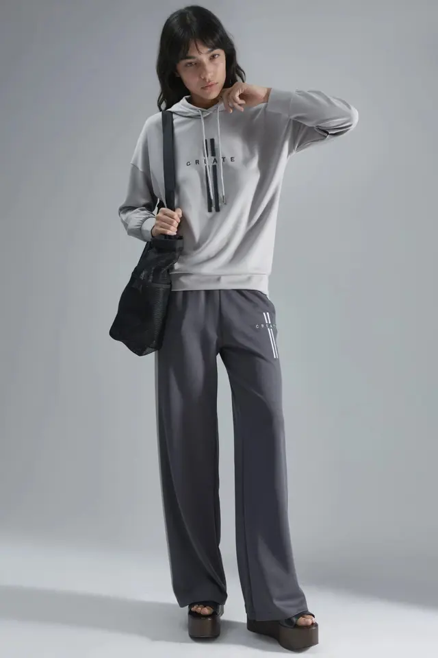 Modal Dokulu Kapüşonlu Sweatshirt Ve Şerit Detaylı Pantolon Takımı Bersan Collection