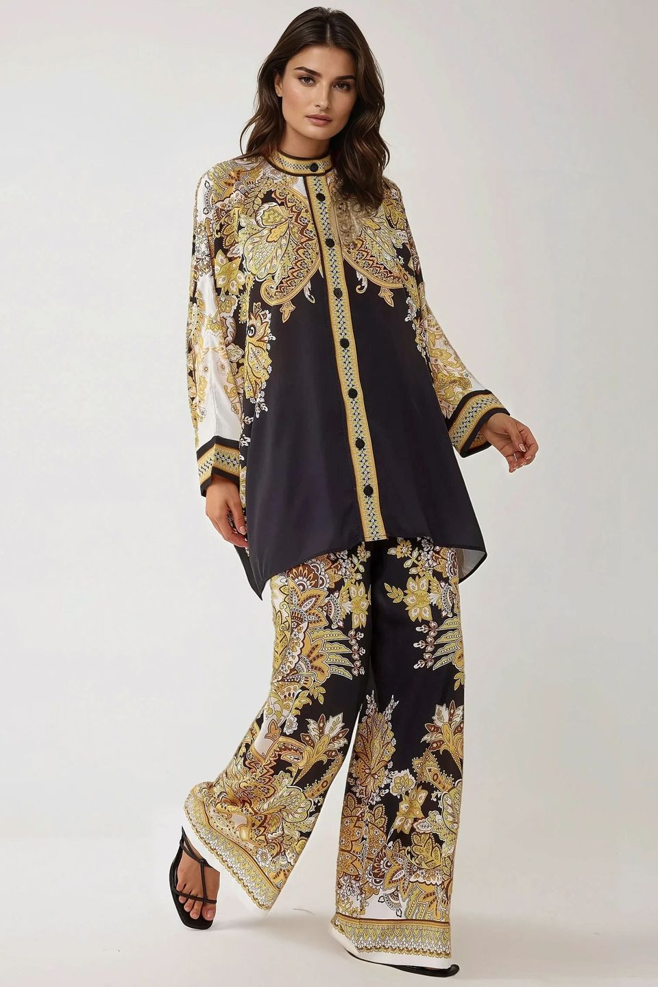Printed Oversized Two-Piece Set with Crew Neck and Button Detail