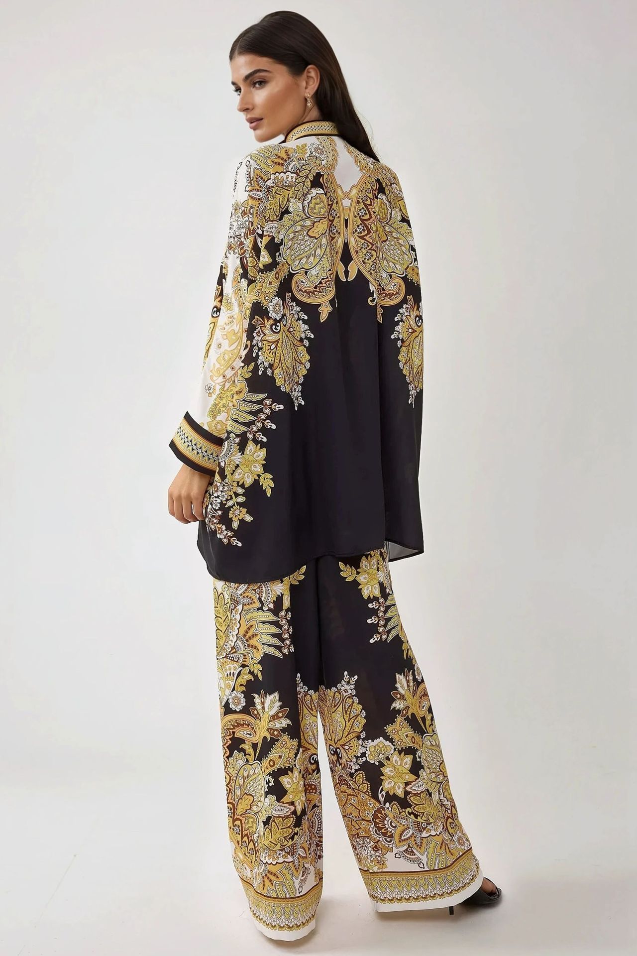 Printed Oversized Two-Piece Set with Crew Neck and Button Detail