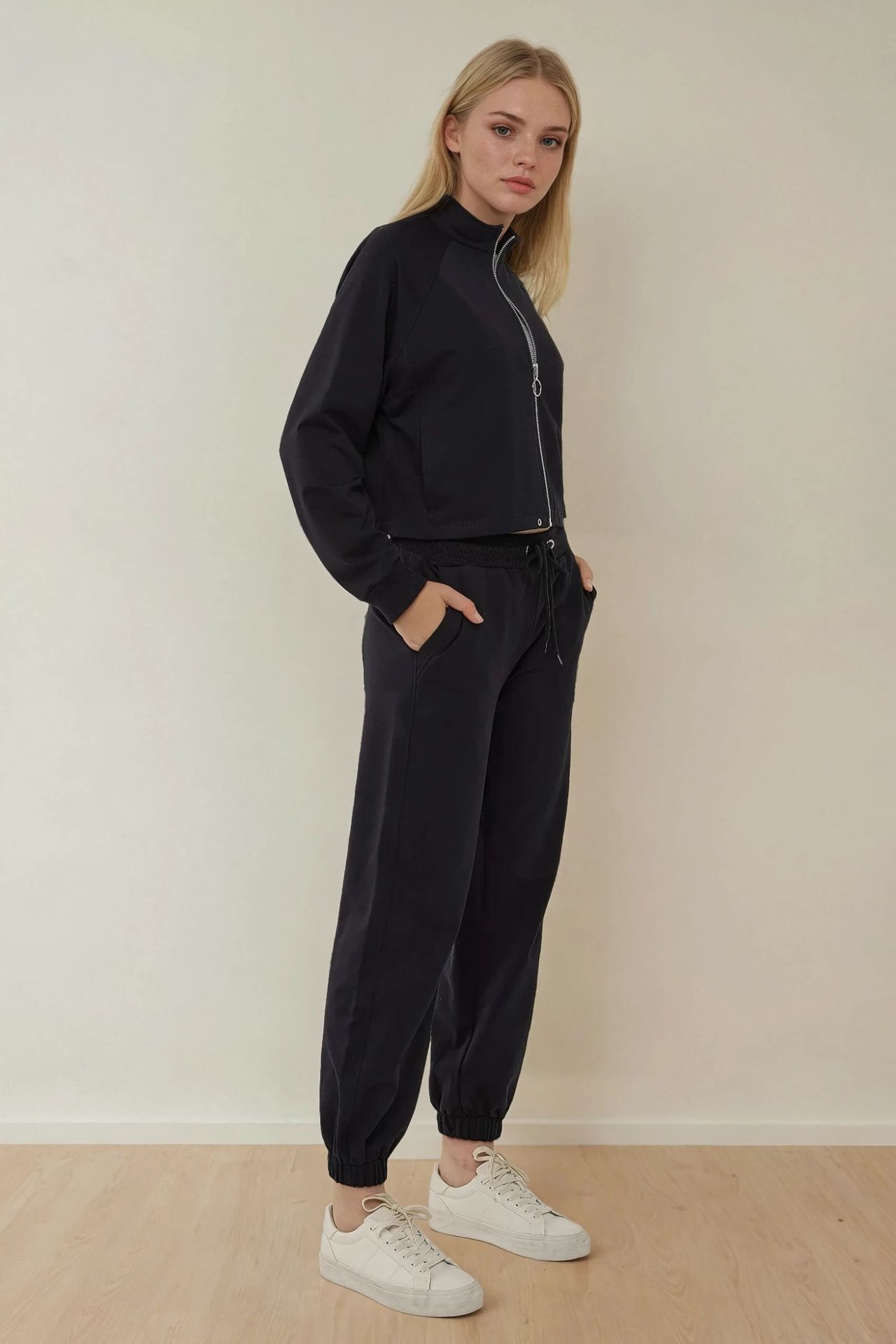 Two Piece Set : Zippered Hoodie and Sweatpants 