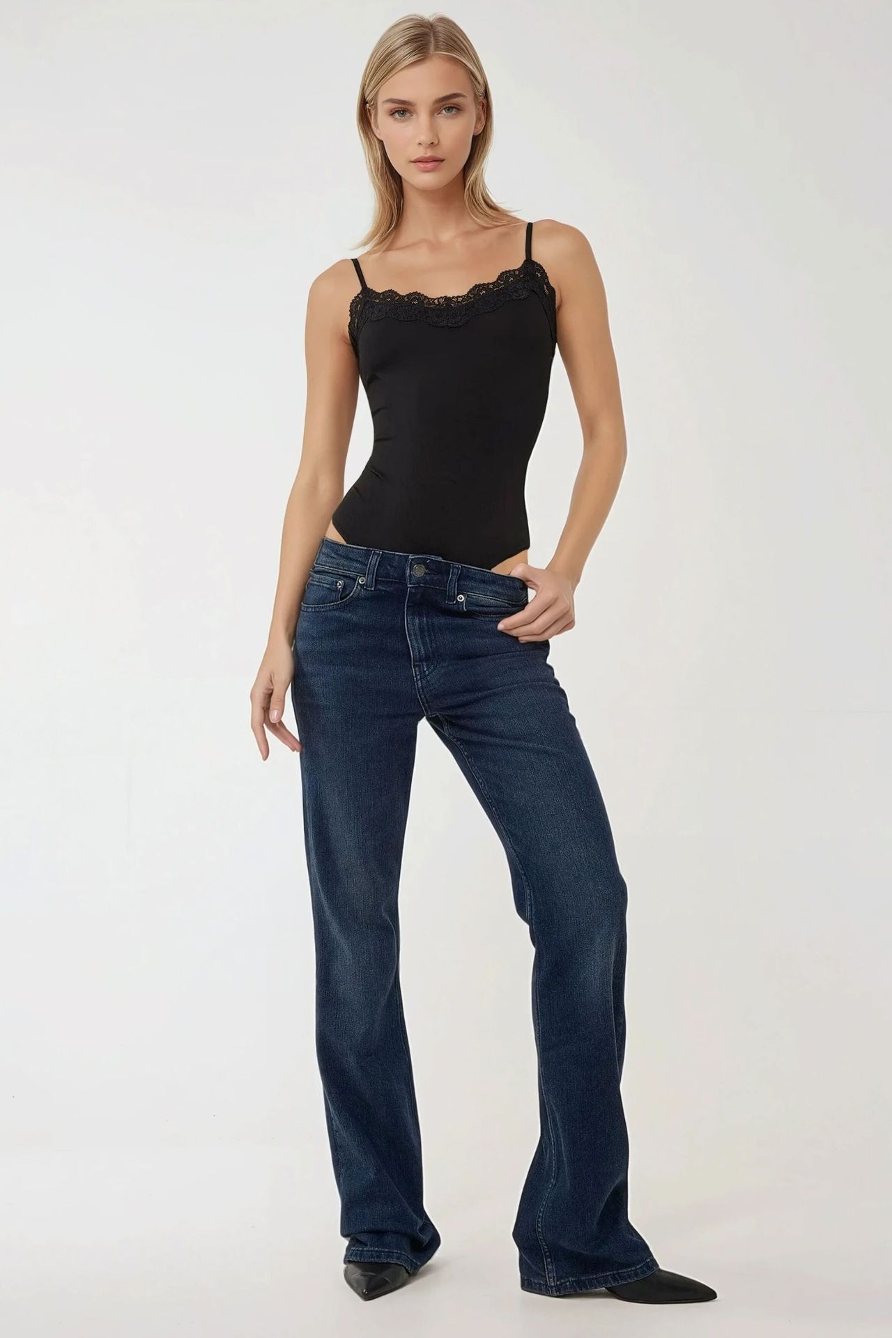Lace V-Neck Slim Fit Bodysuit