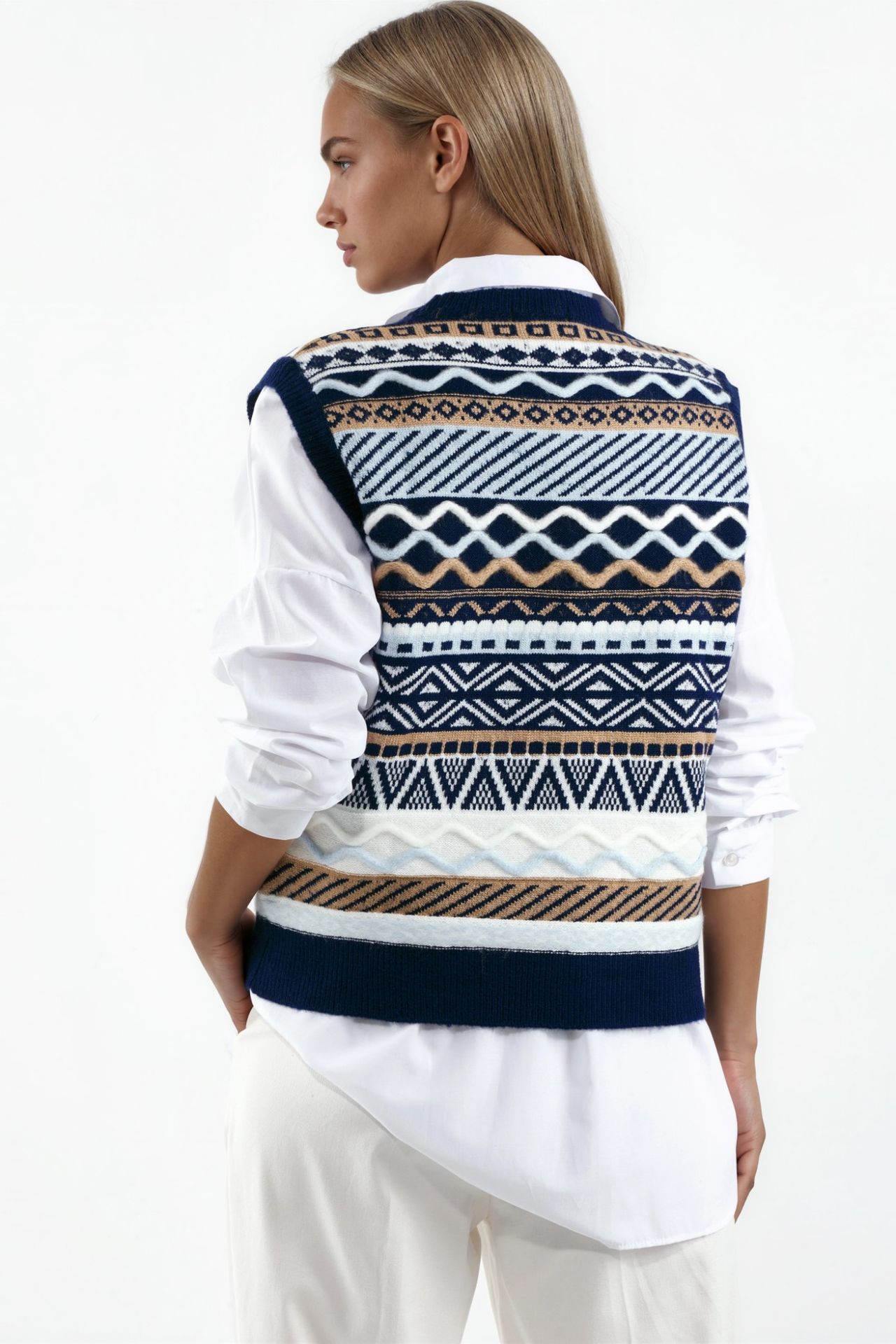 Geometric Knit Sweater Vest 3