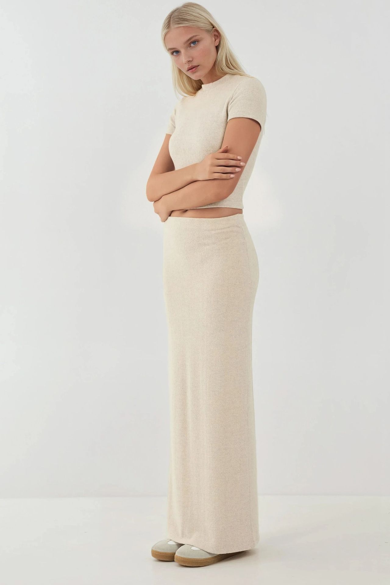 Elastic Waist Soft Textured Skirt with Slit 2