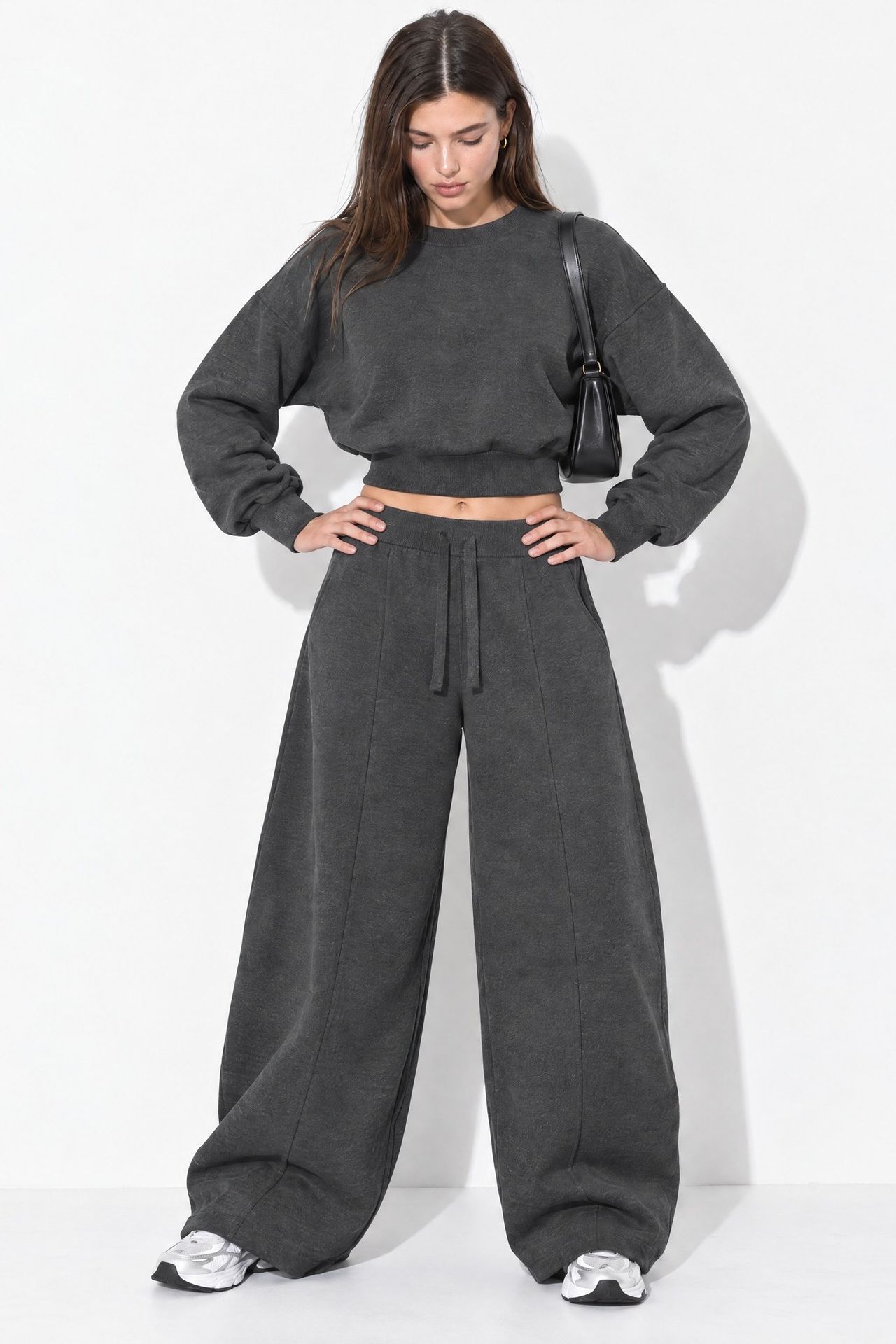 Barrel Fit Wide Leg Jogger Pants 3