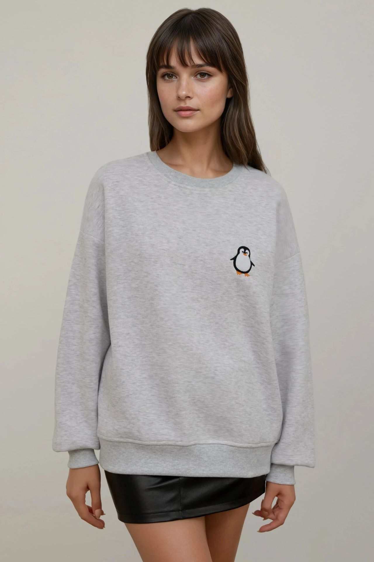  Comfort Animal Pattern Embroidered Raised Crew Neck Sweatshirt