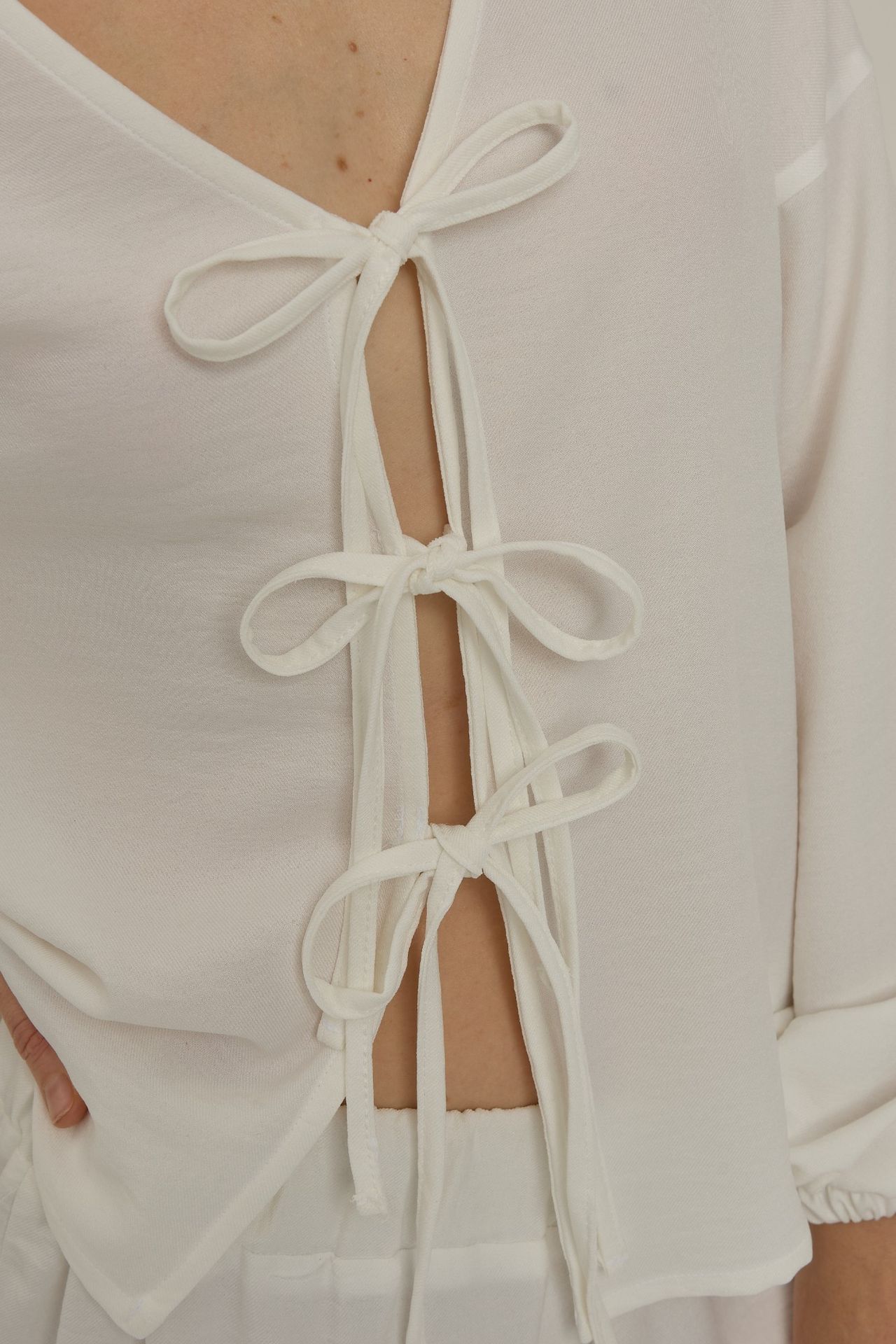 Relaxed Fit Tie up Detail Blouse