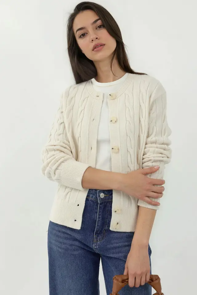 Hair Braid Buttoned Cardigan