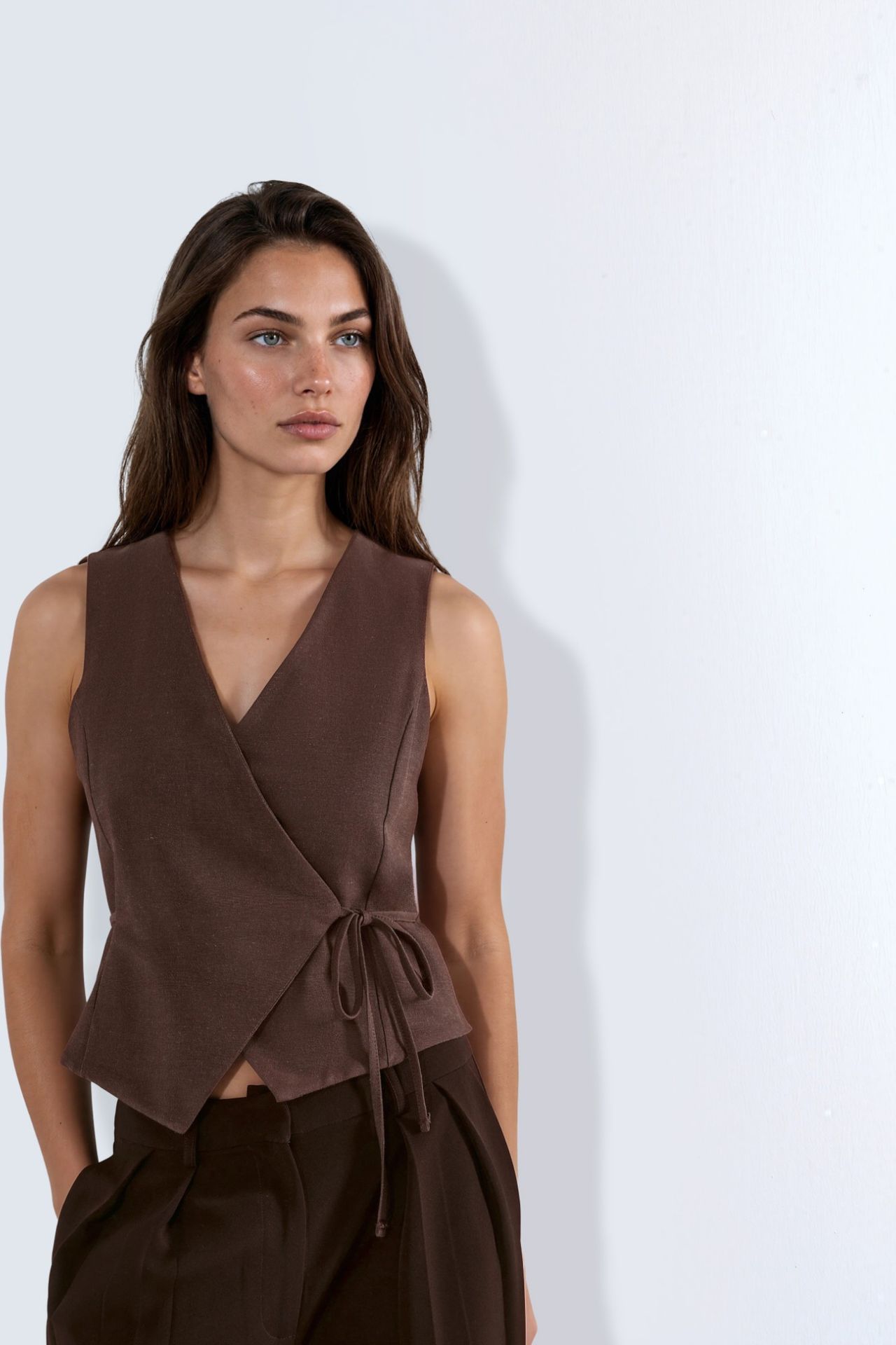 V-Neck Linen Blend Woven Vest 5